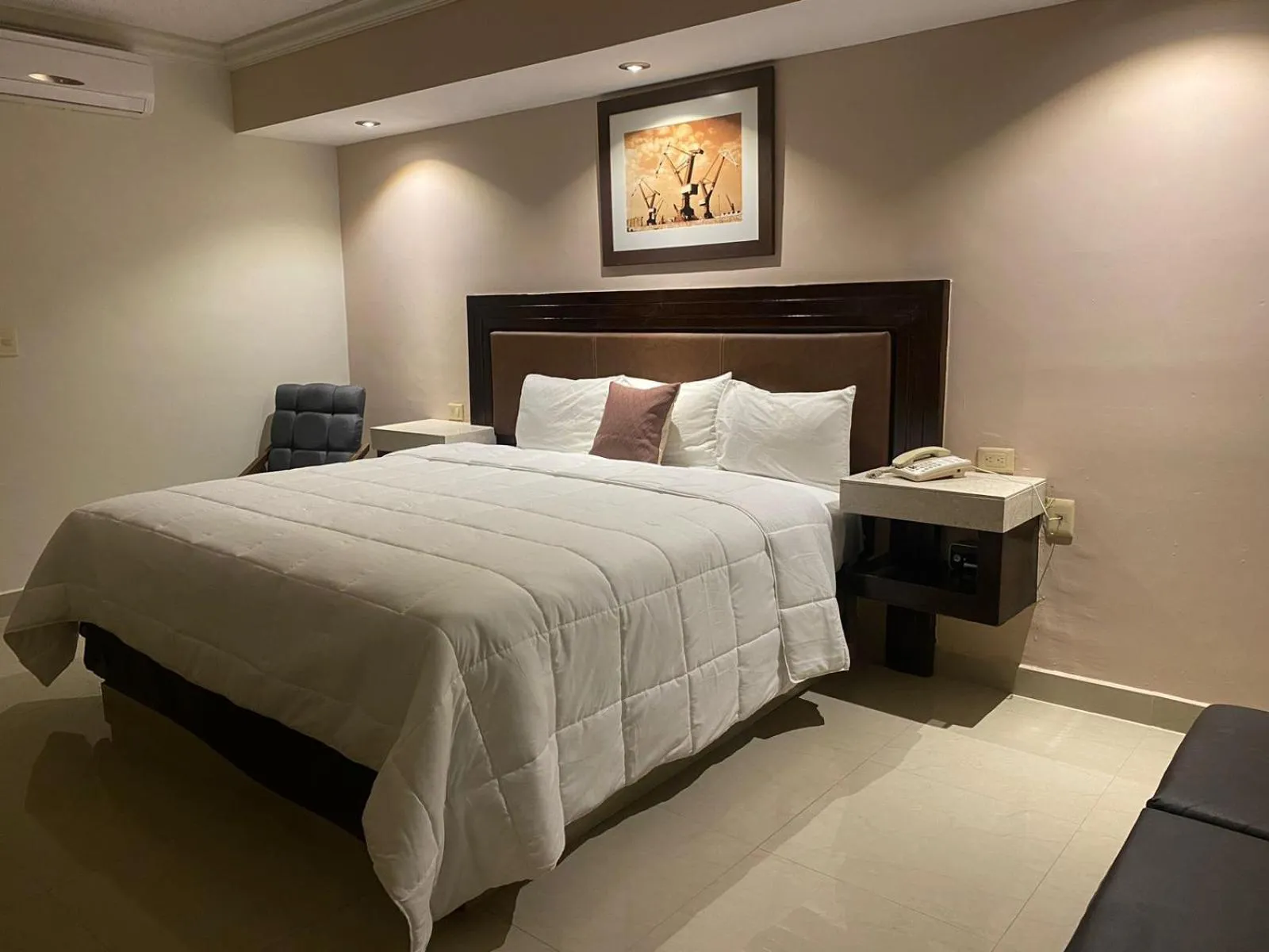 Bed in Hotel San Ignacio Inn