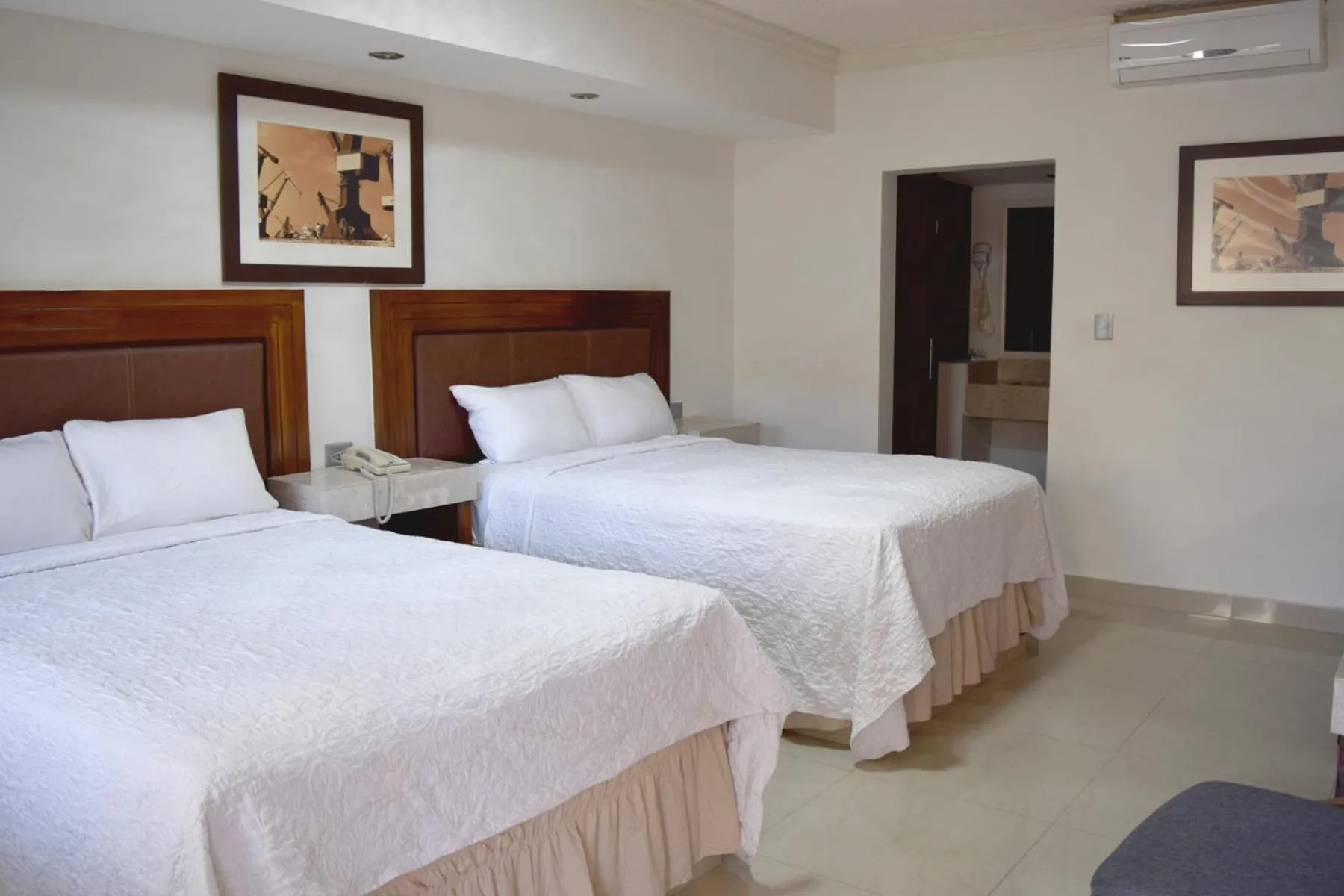 Bed in Hotel San Ignacio Inn