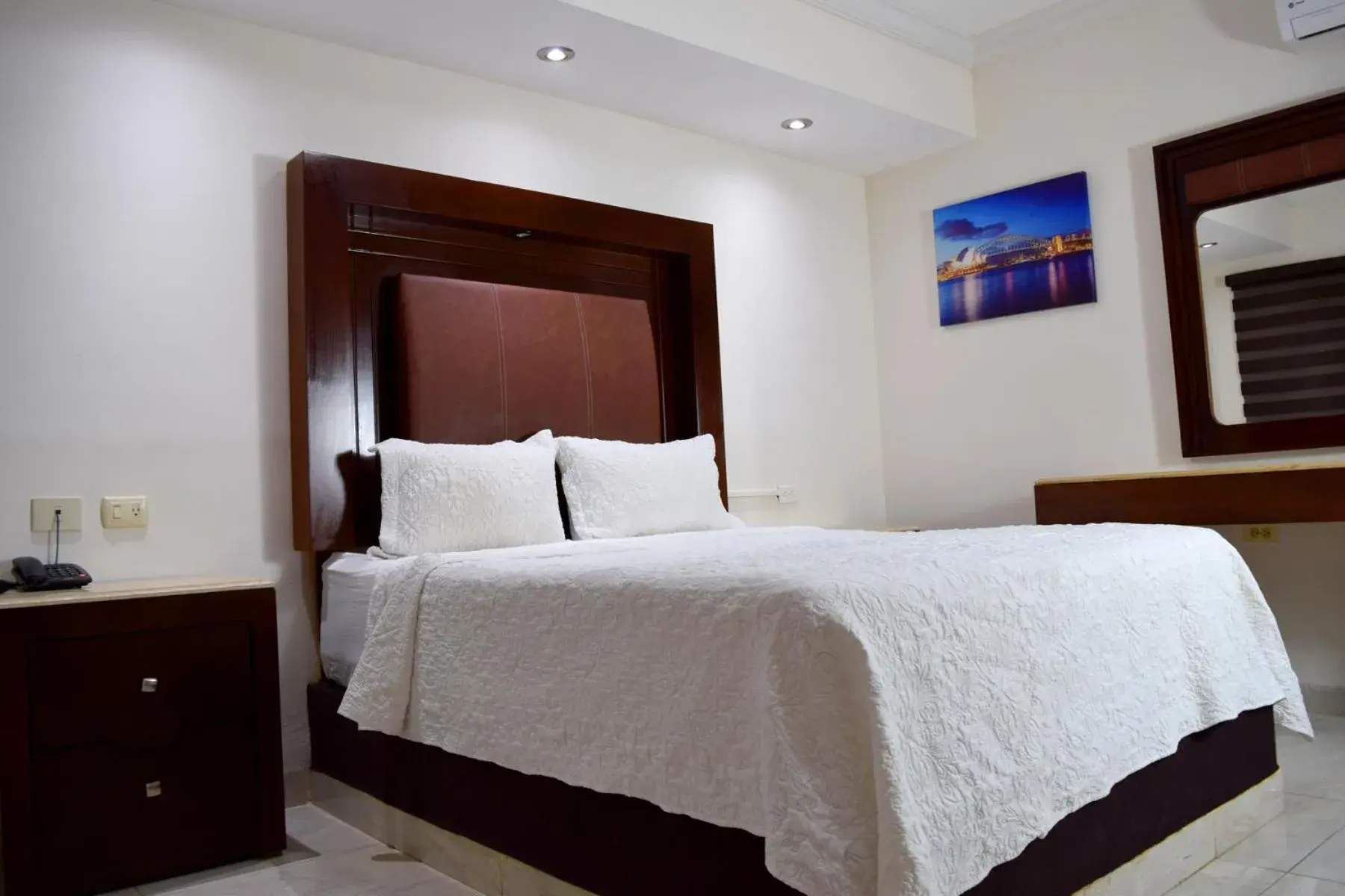 Standard Queen Room in Hotel San Ignacio Inn Standard Queen Room in Hotel San Ignacio Inn