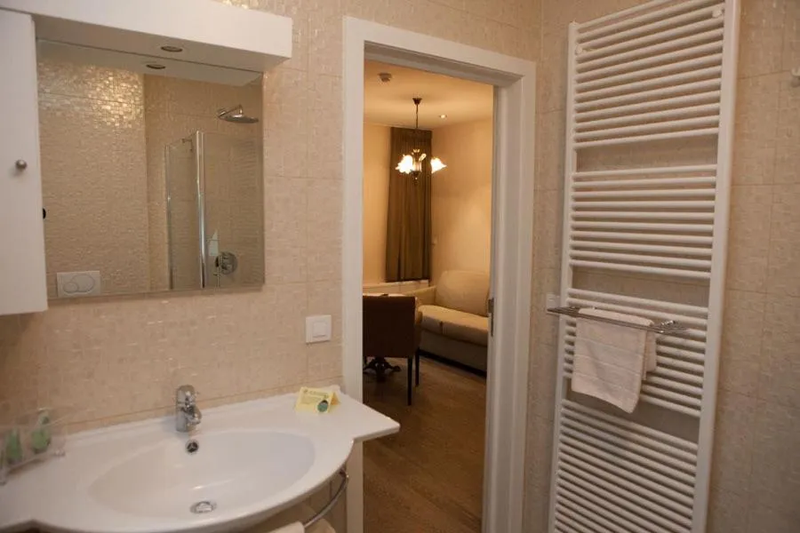 Bathroom in Familiehotel Soll Cress Koksijde