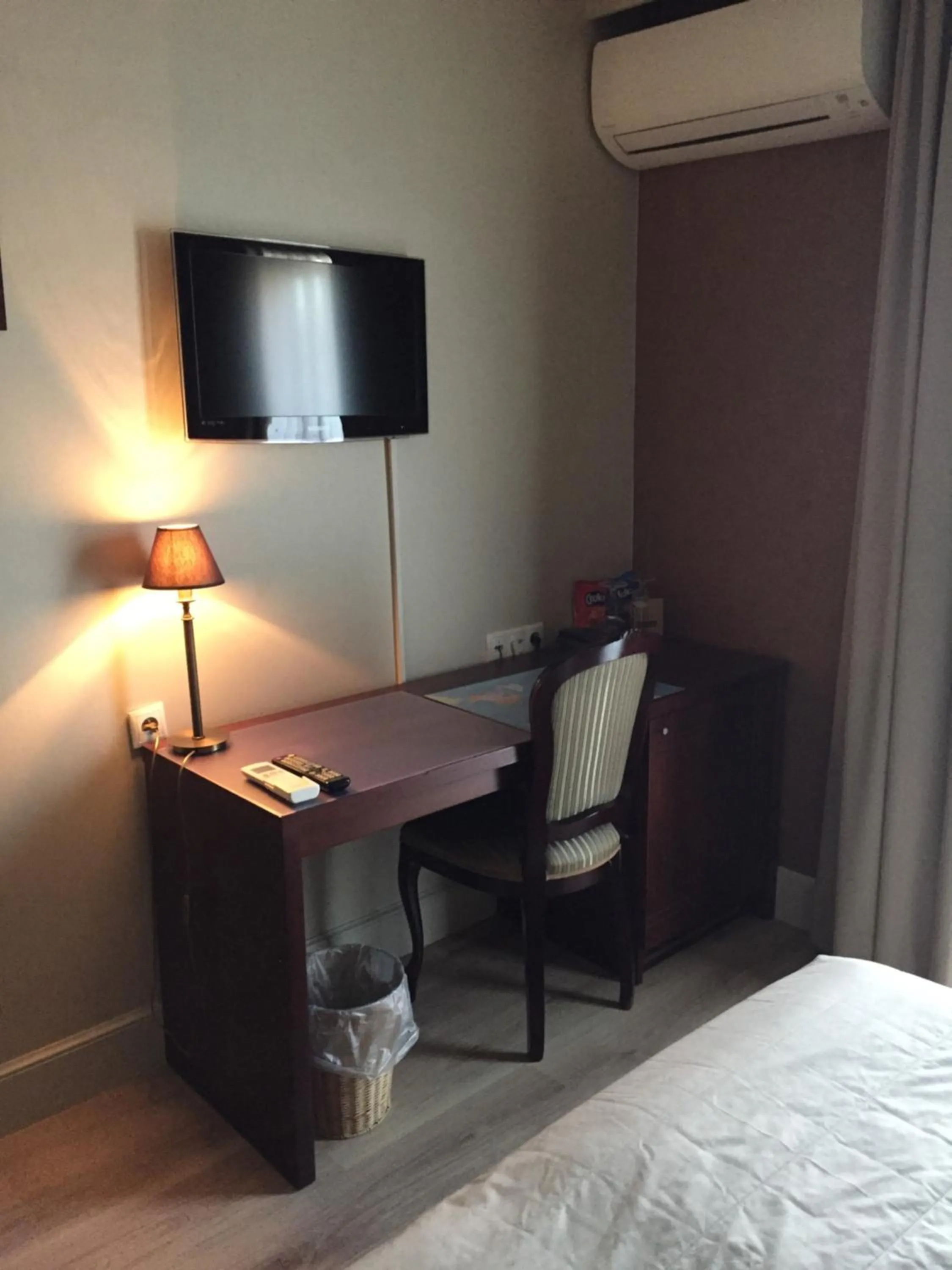 Bed in Hotel Prélude