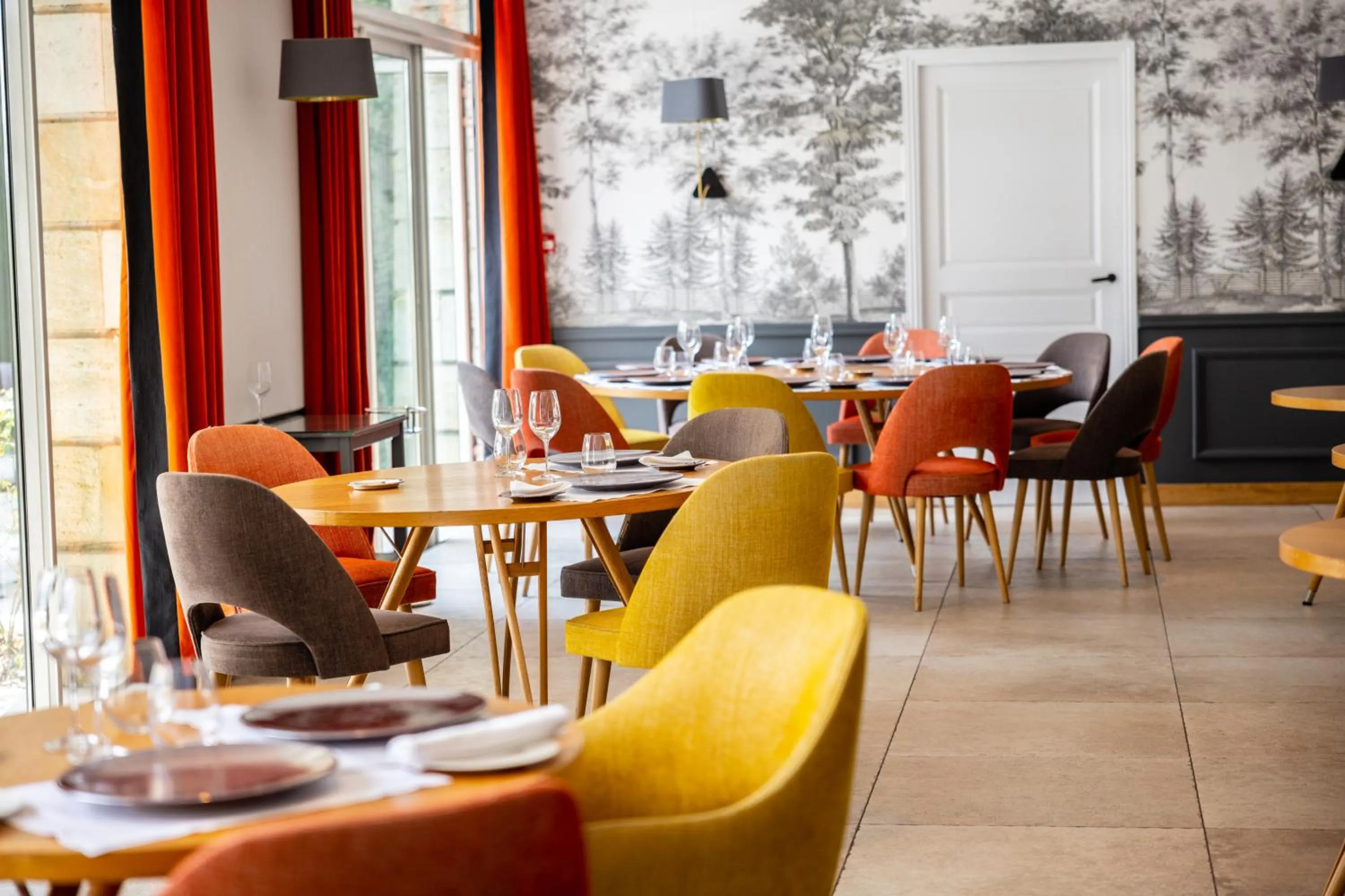 Restaurant/places to eat in Domaine de la Tortinière