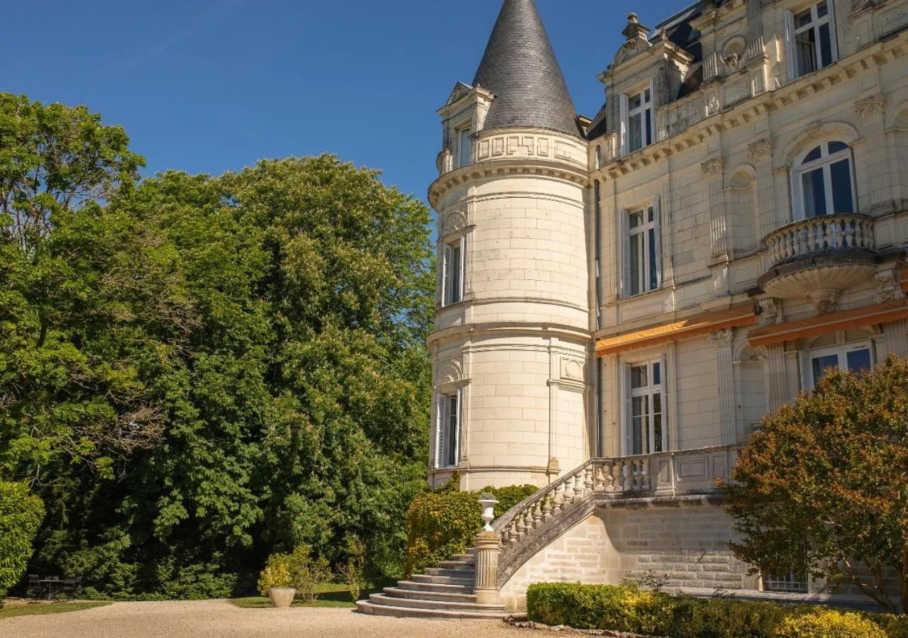 Property building in Domaine de la Tortinière