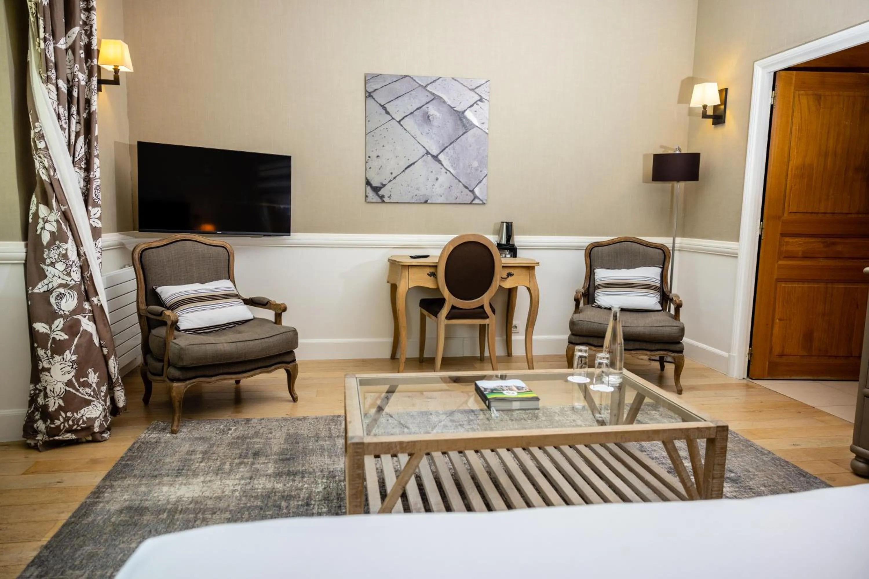 Decorative detail, Bed in Domaine de la Tortinière