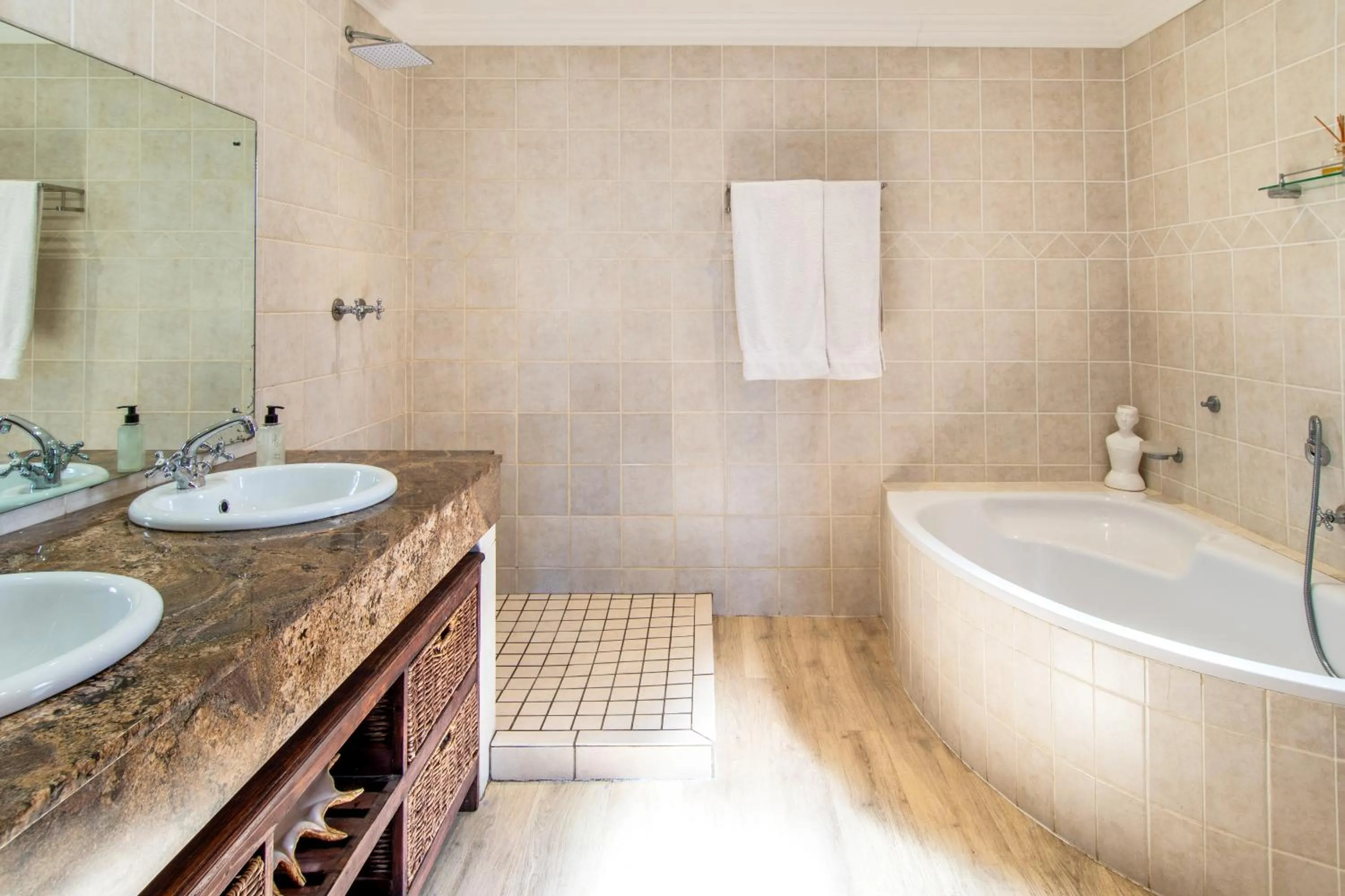 Bathroom in A' Queenslin Guesthouse