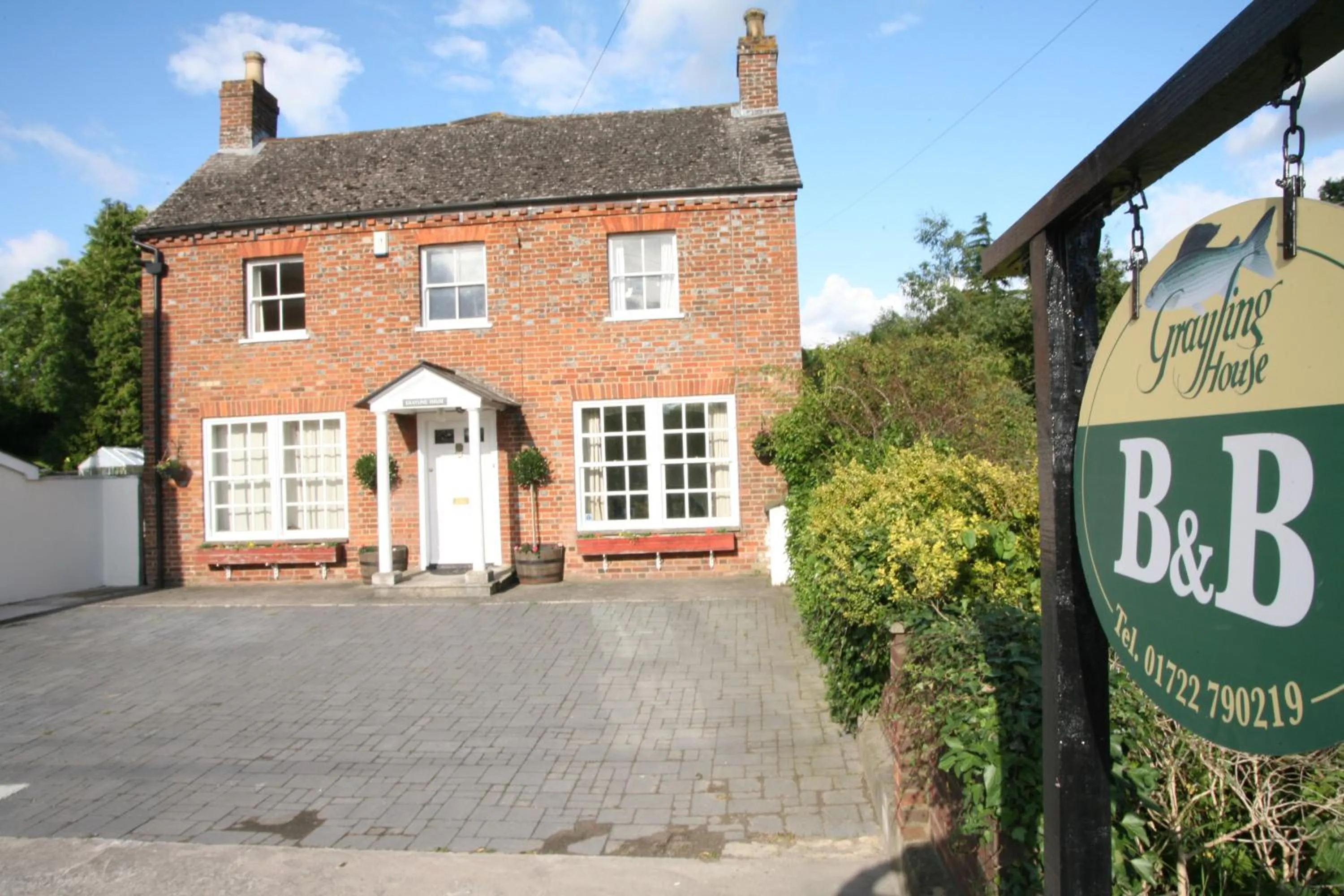 Facade/entrance in Grayling House