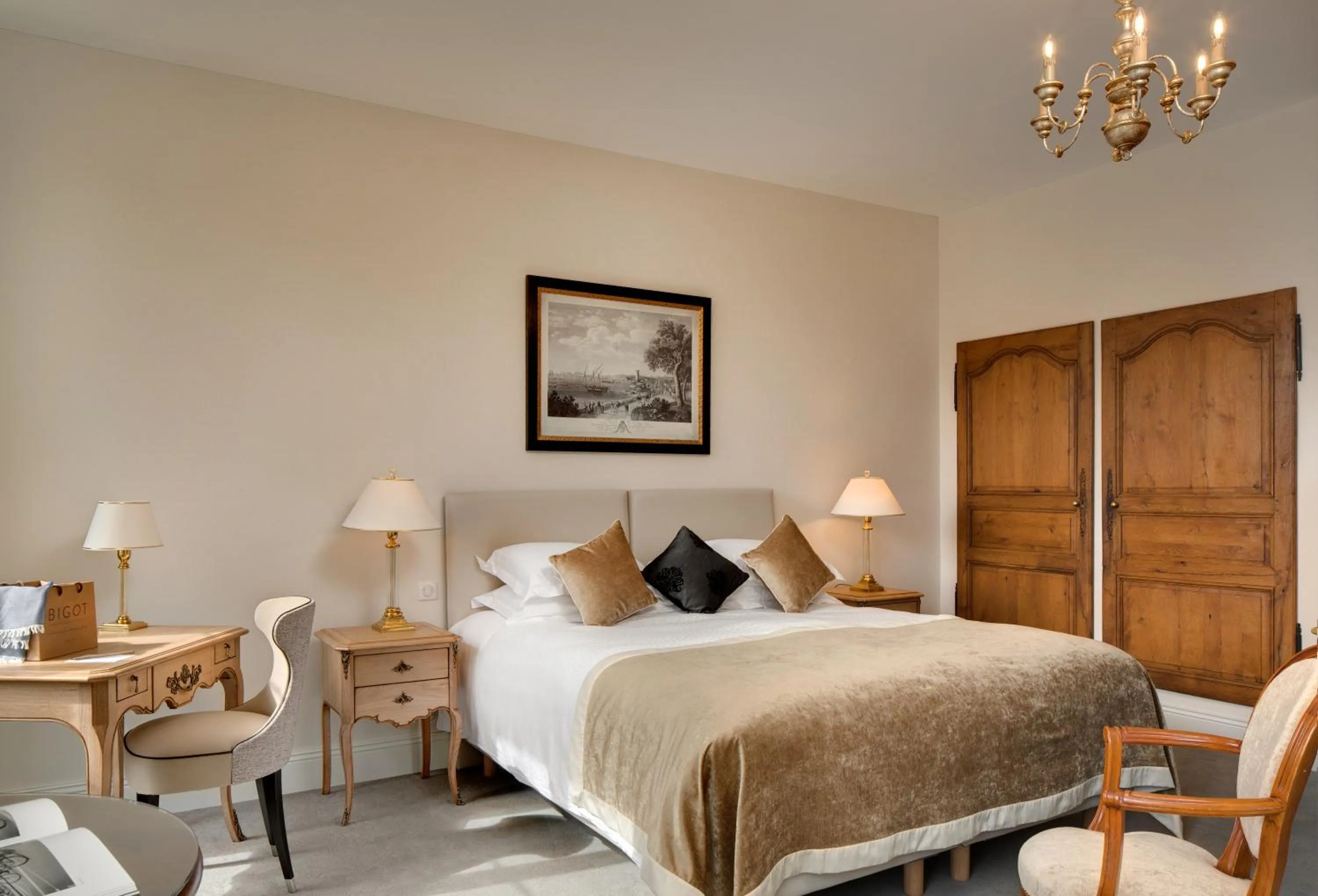 Photo of the whole room in Le Manoir Les Minimes