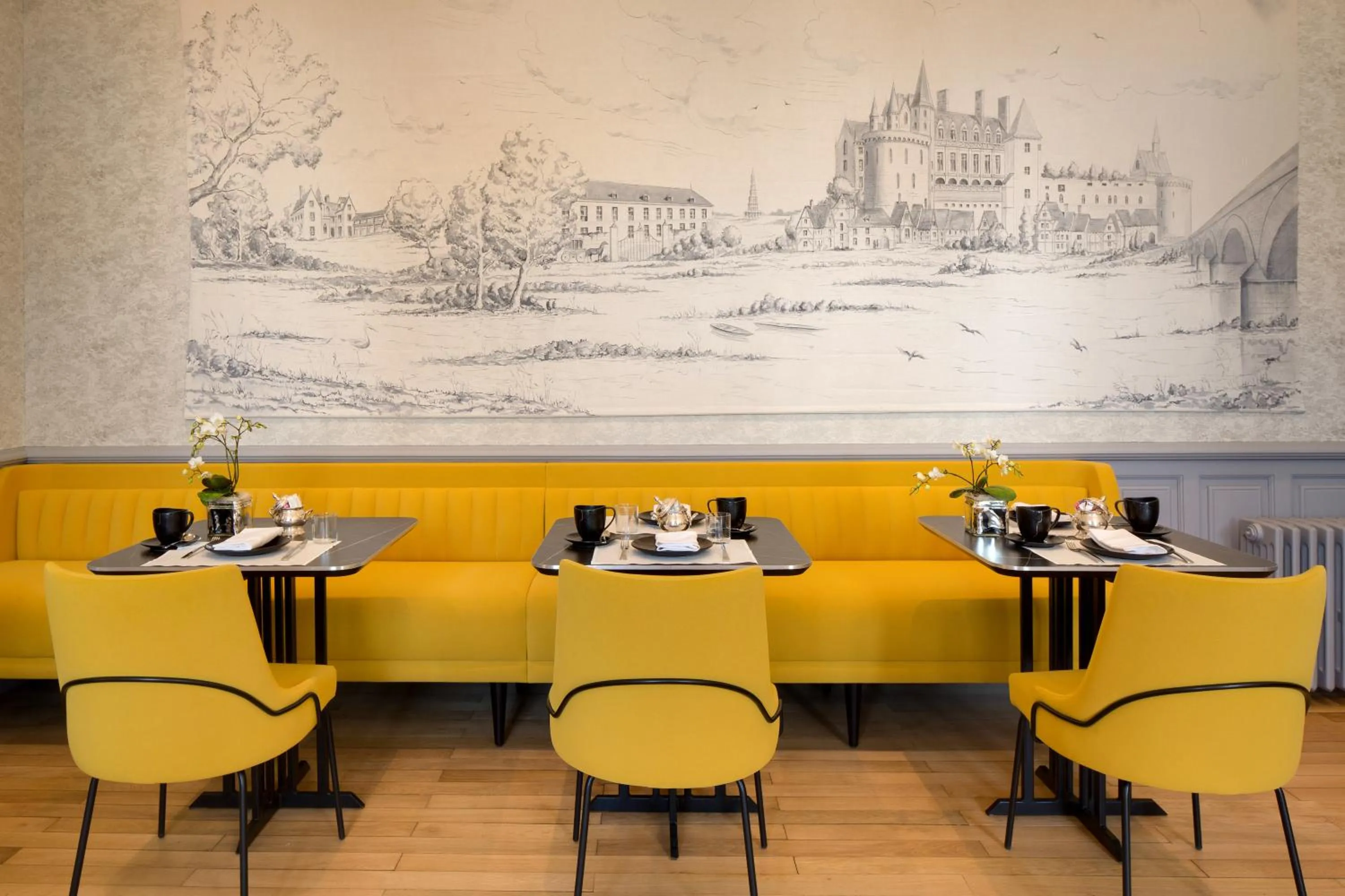 Property building in Le Manoir Les Minimes