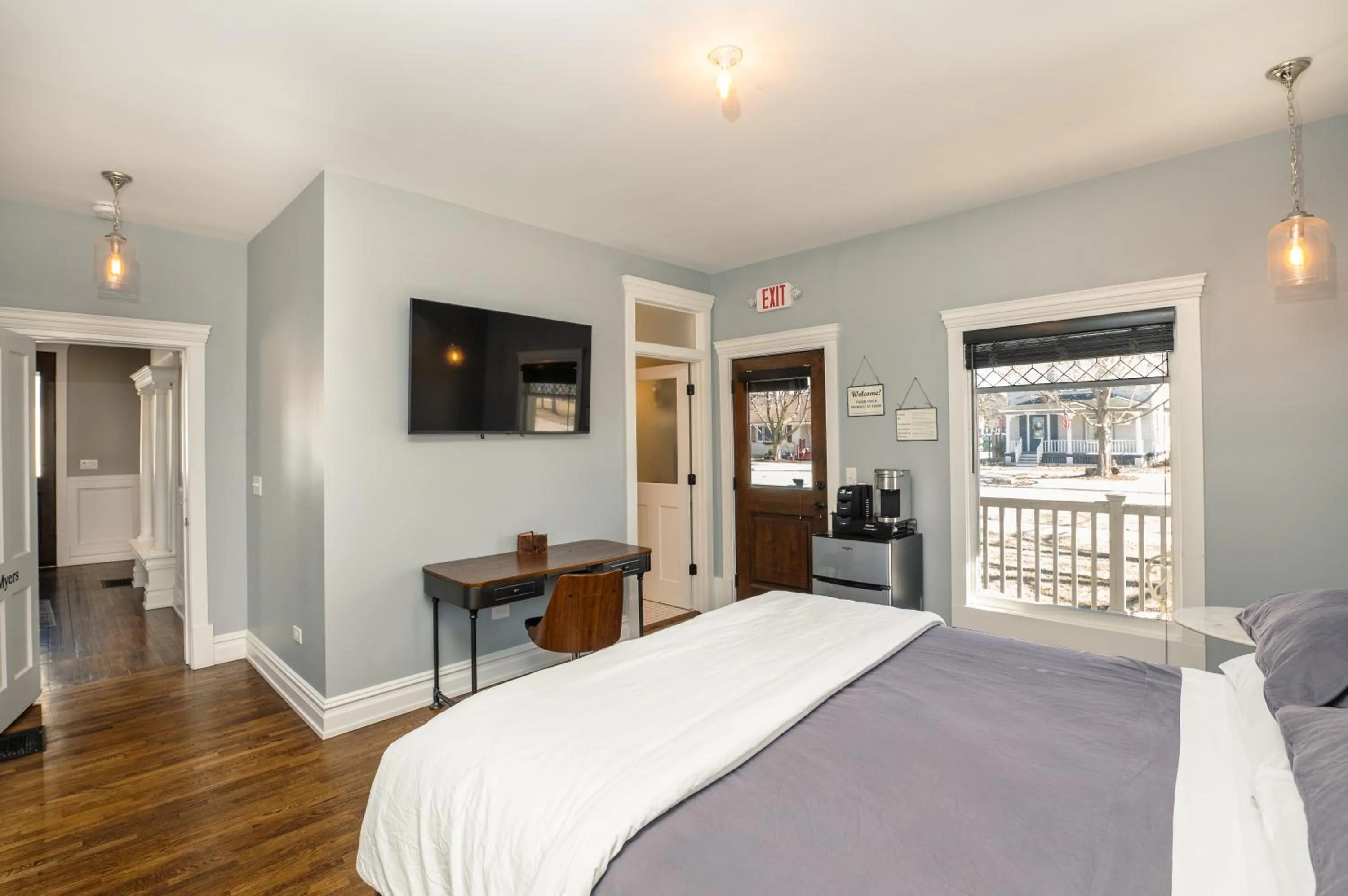 Bed in The Plainfield Inn