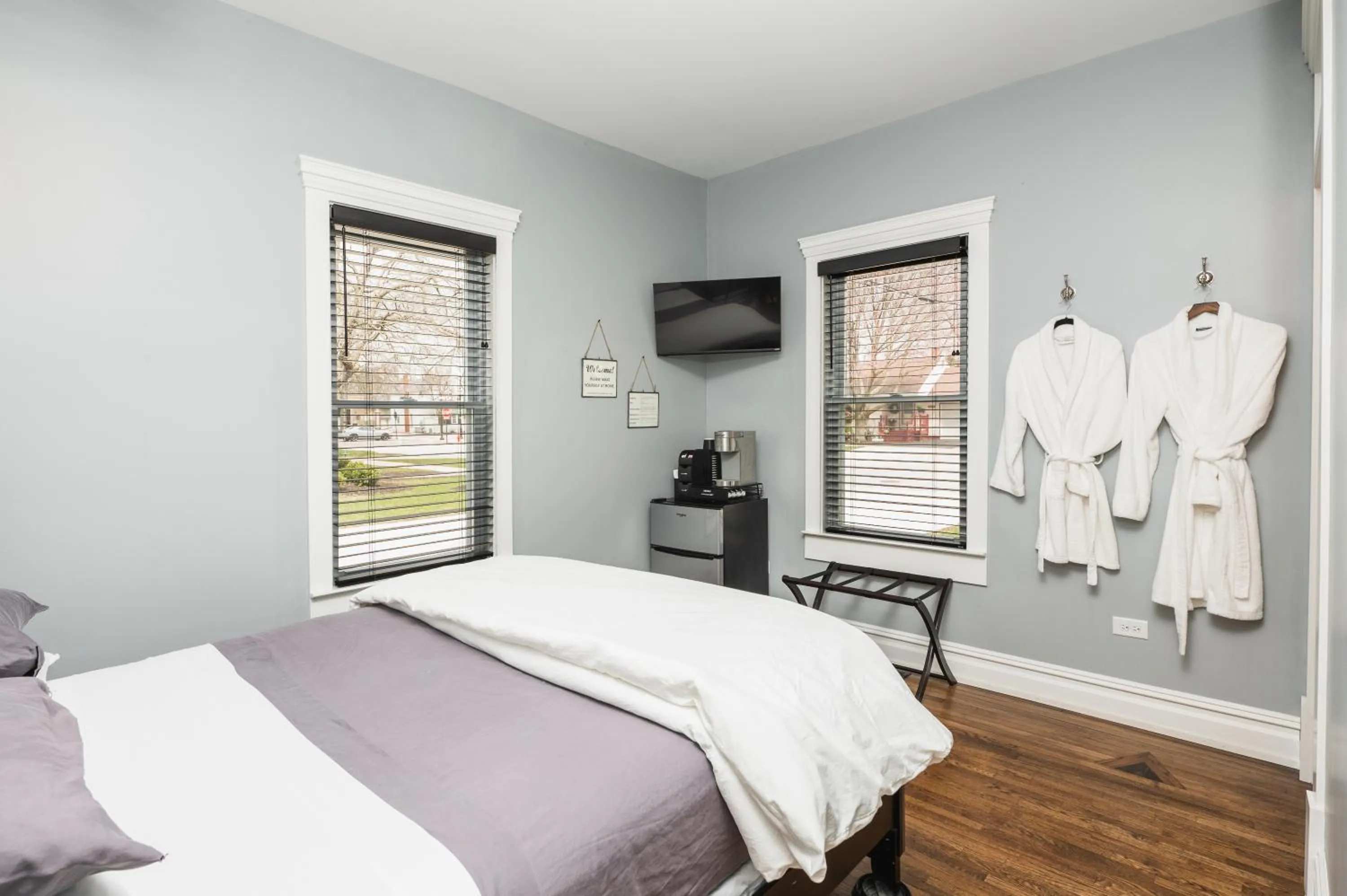 Bed in The Plainfield Inn