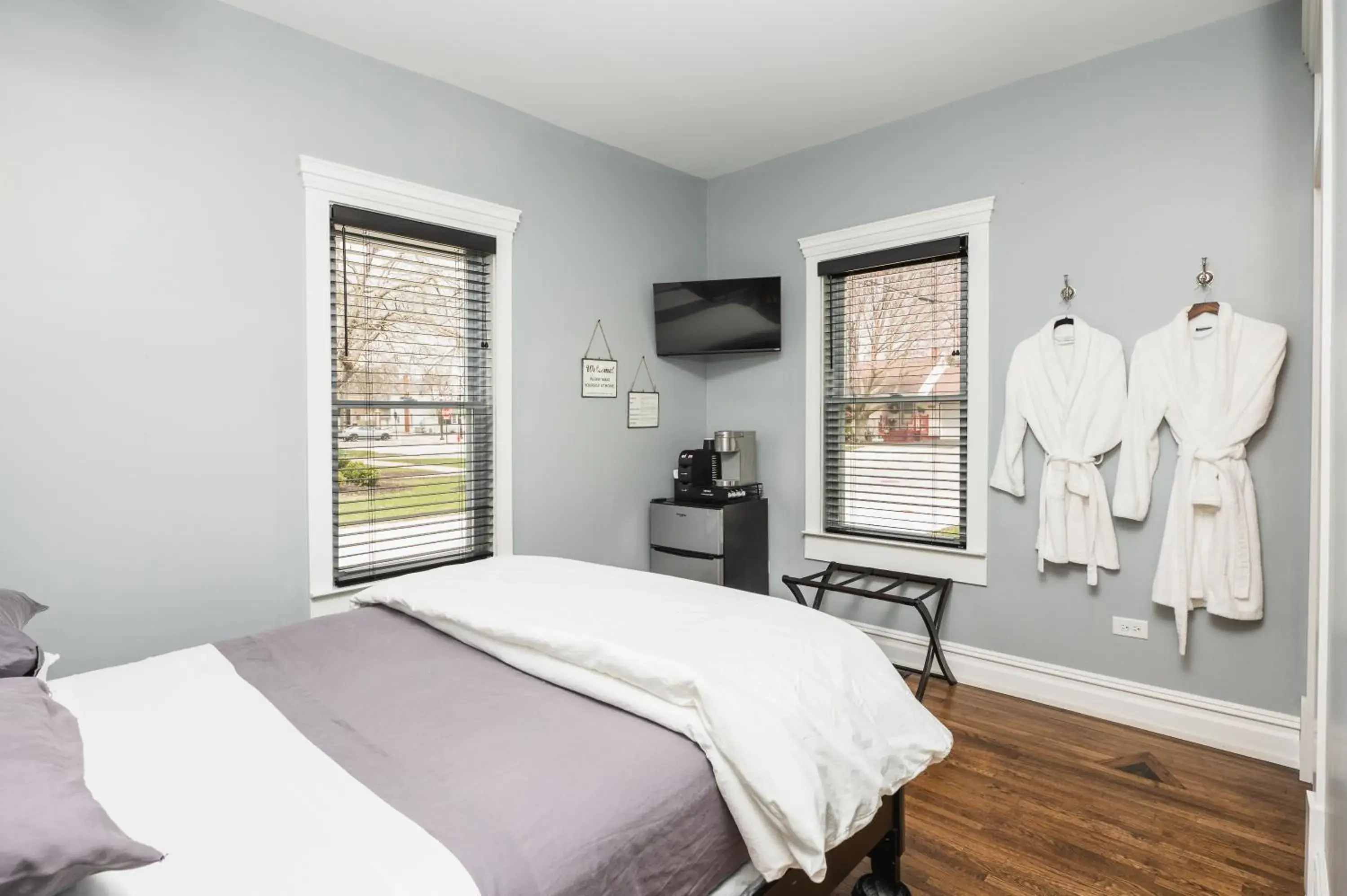 Queen Suite in The Plainfield Inn Queen Suite in The Plainfield Inn