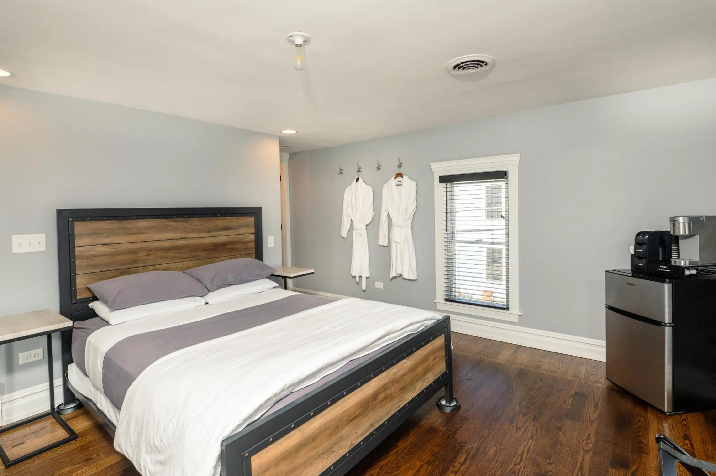 Bed in The Plainfield Inn