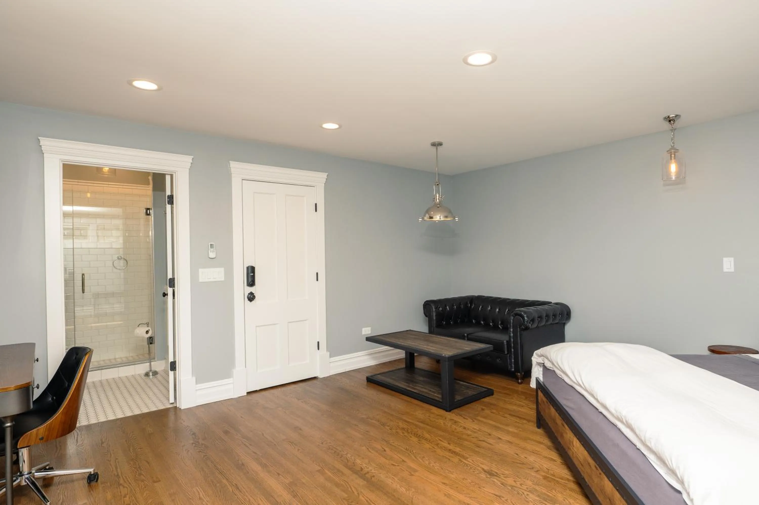 Bed in The Plainfield Inn