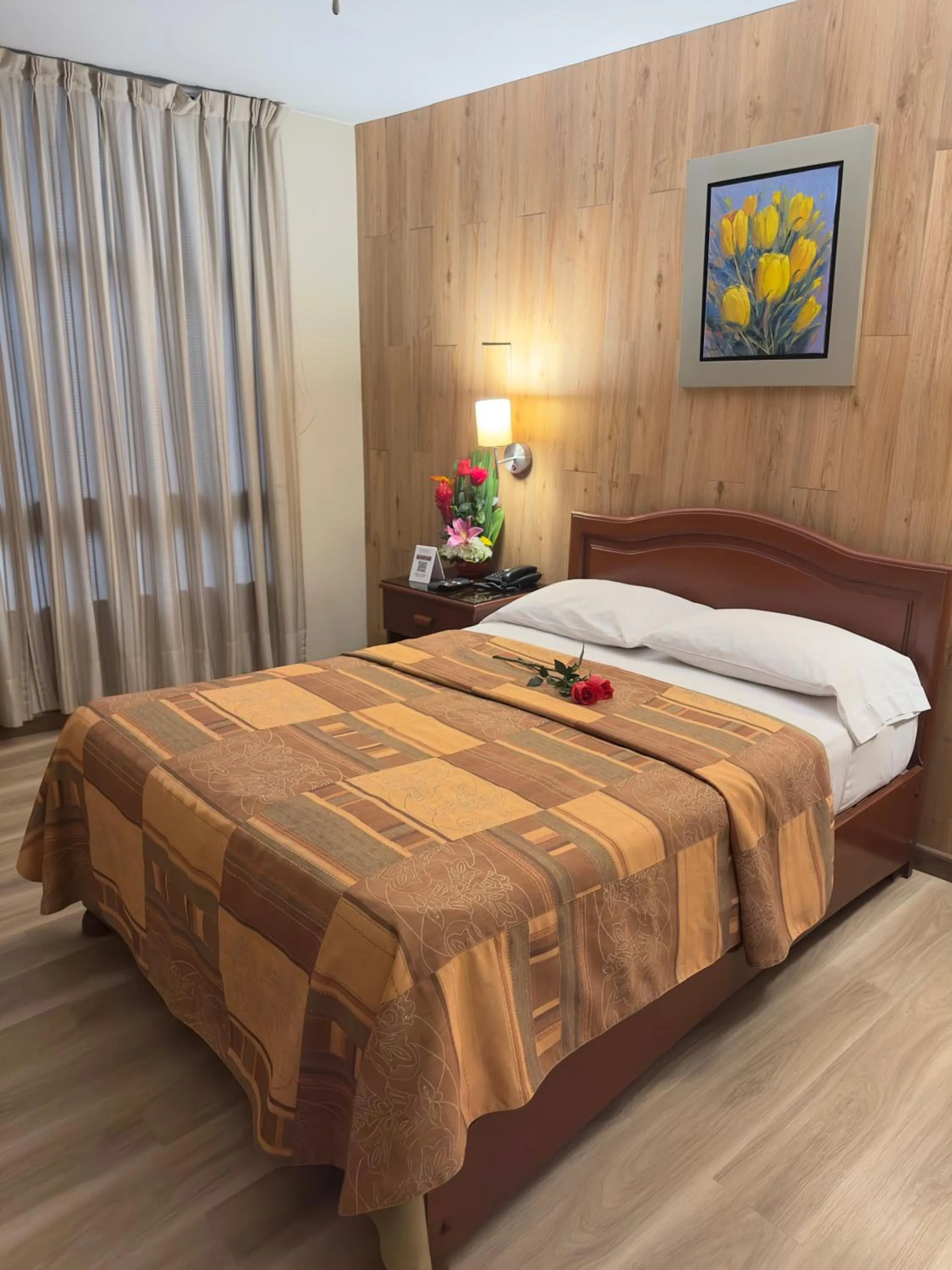 Bedroom, Bed in Hotel Asturias Inn