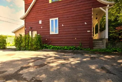 Facade/entrance in Vieille Maison Rustique Espace Intéressant