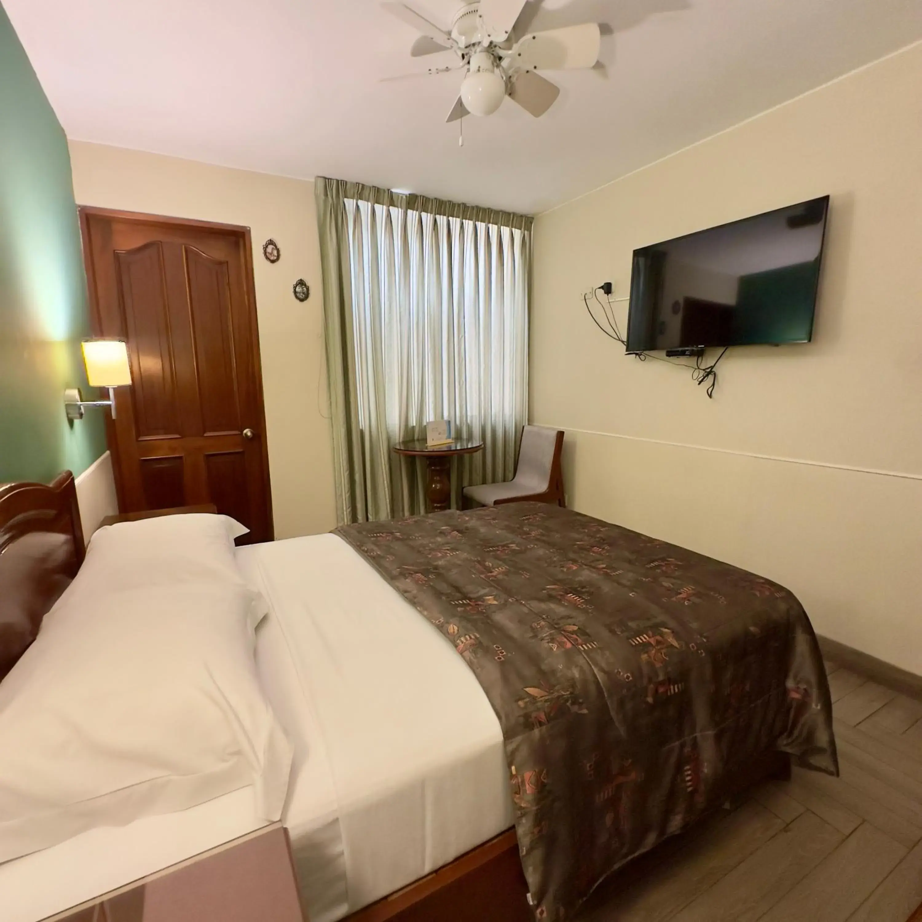 Standard Double Room with Fan in Hotel La Molina Standard Double Room with Fan in Hotel La Molina