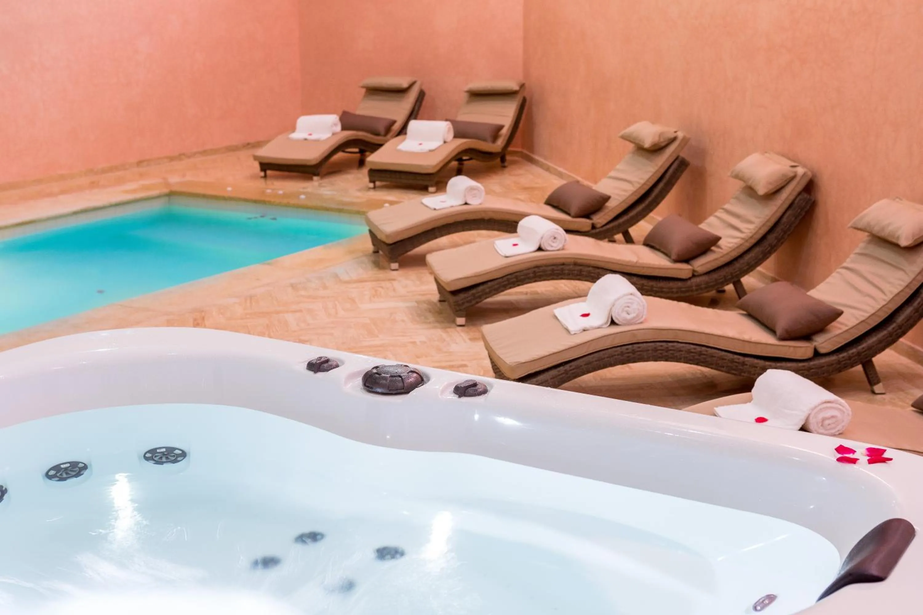 Hot Tub in La Palmeraie De L'Atlas