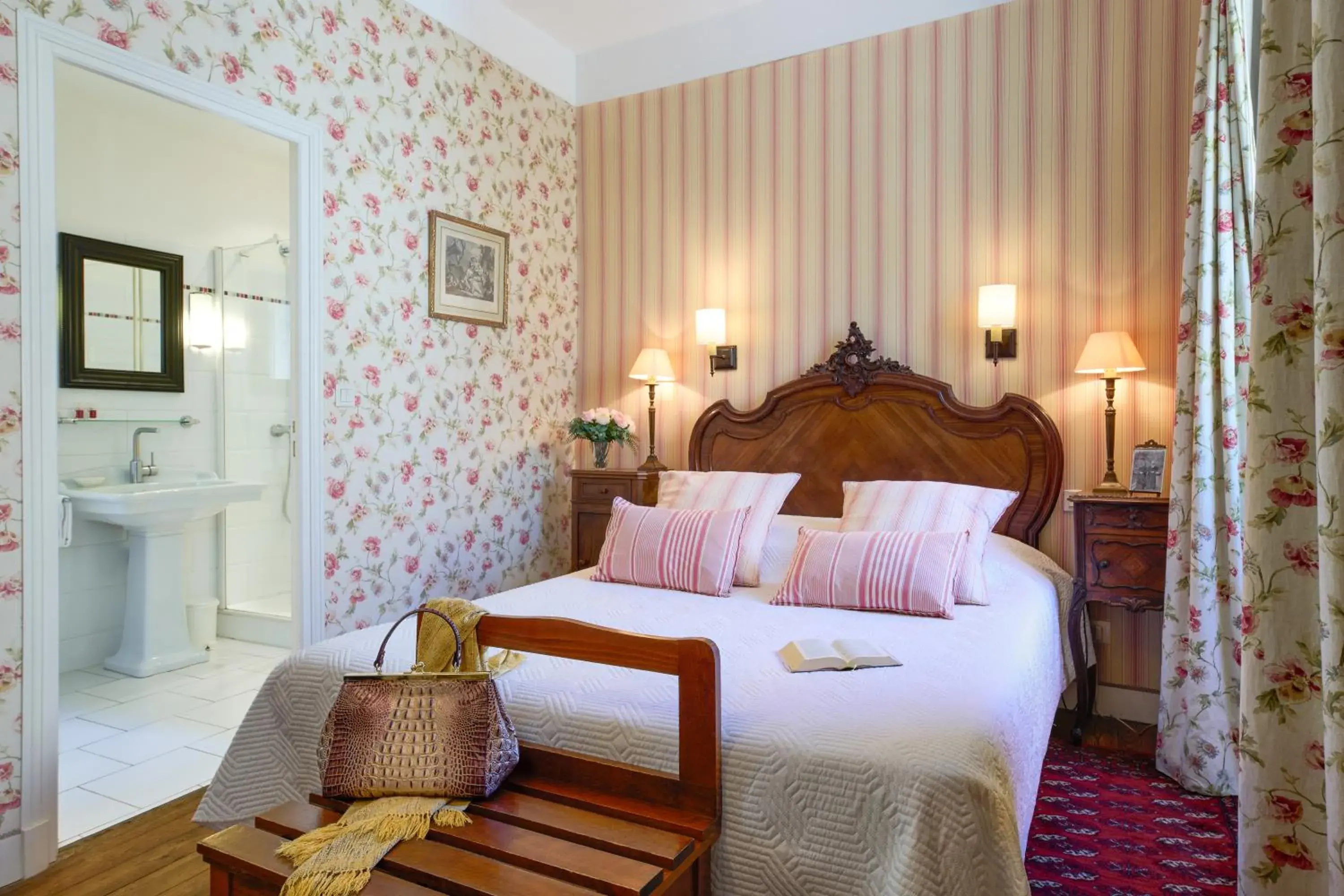 Superior Queen Room in Hôtel Diderot Superior Queen Room in Hôtel Diderot