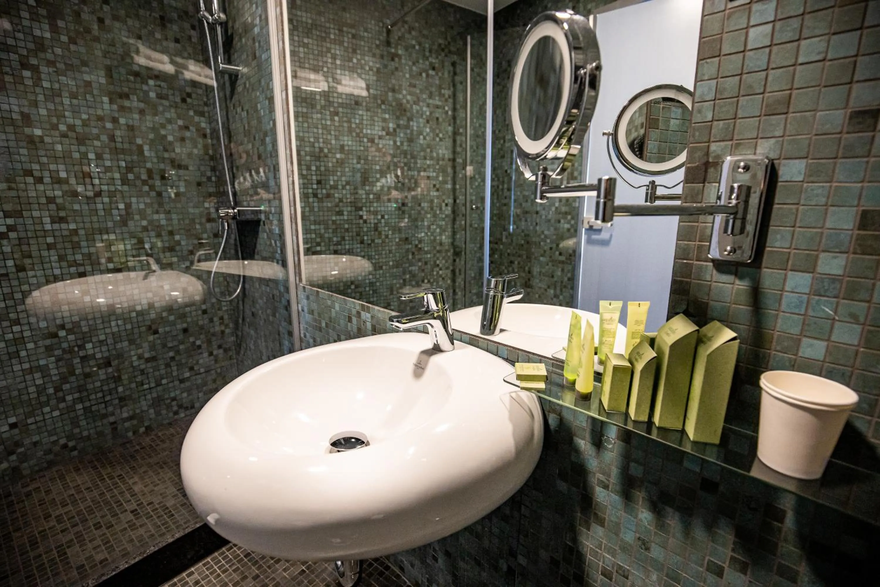 Bathroom in Venis Boutique Hotel