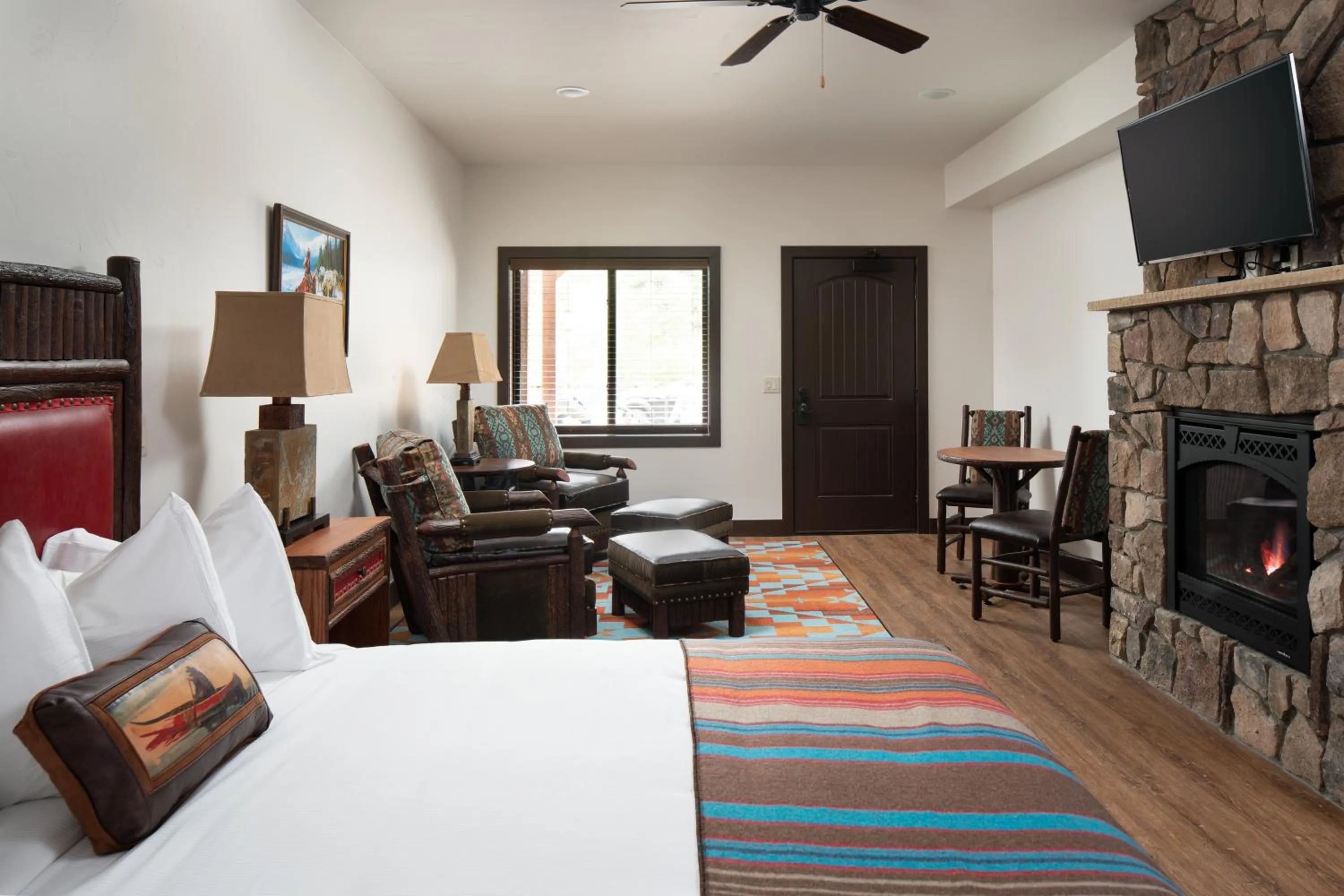 Photo of the whole room, Bed in The Landing at Estes Park