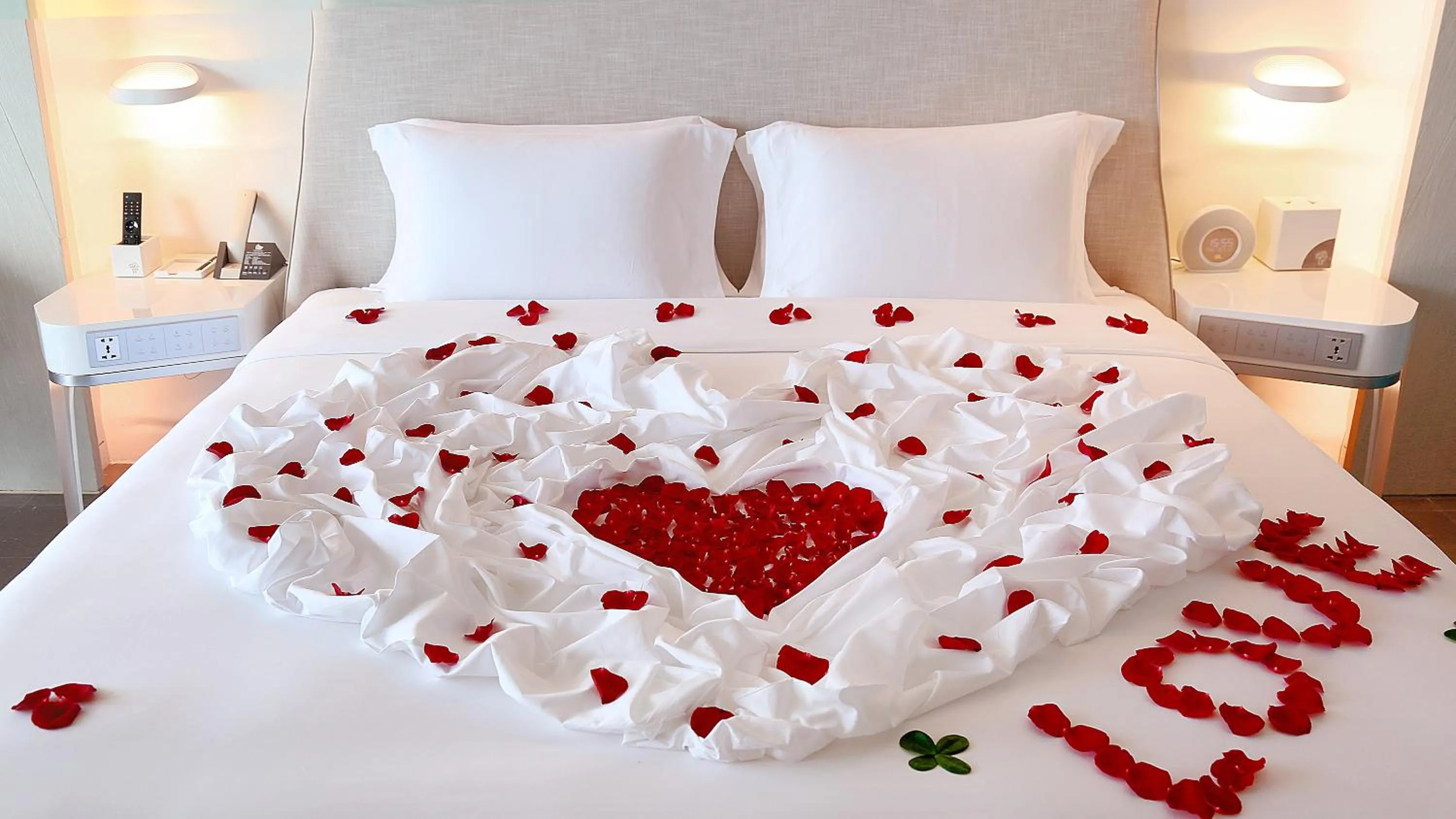 Bed in The Mangrovetree Sanya Resort