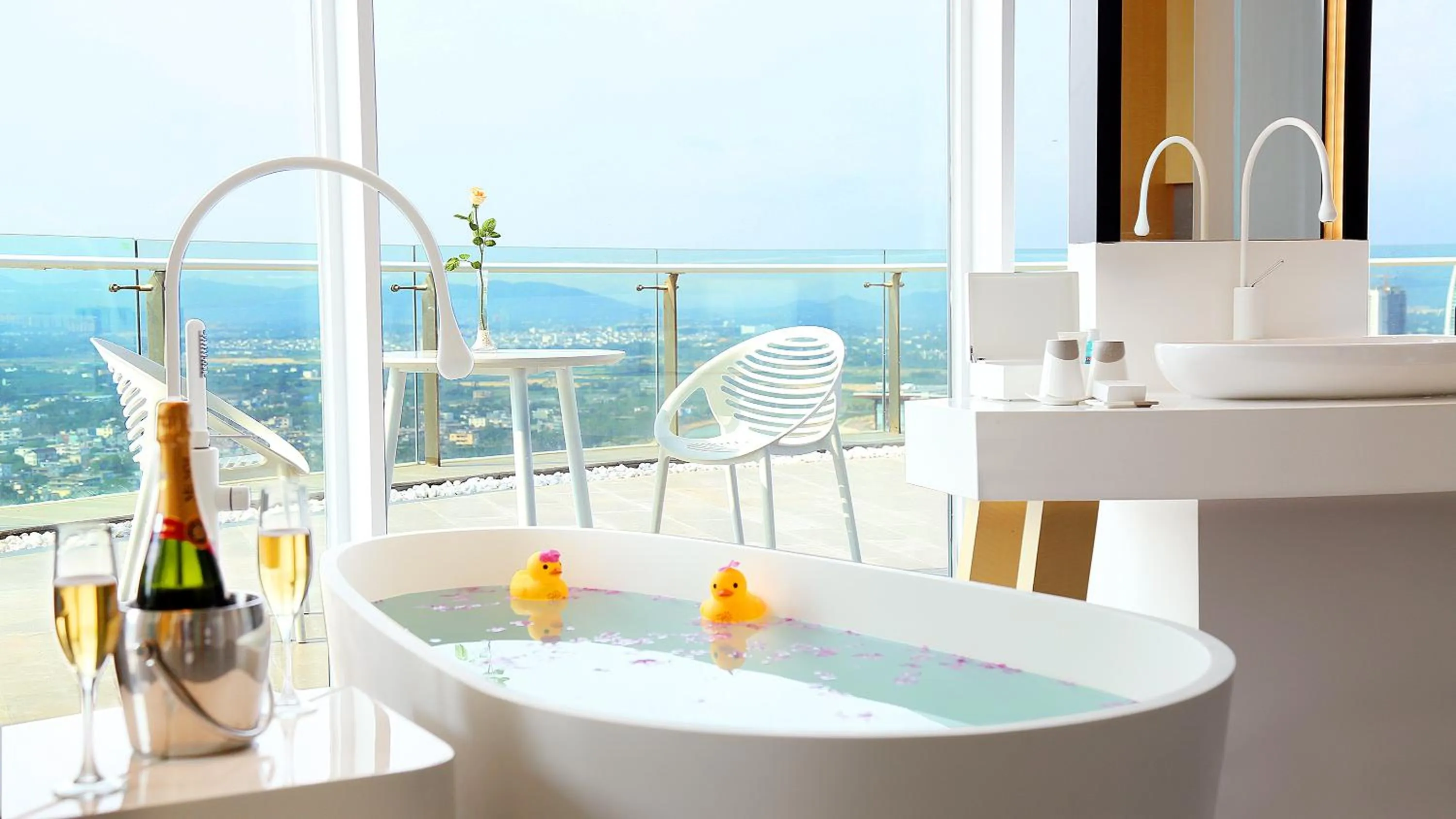 Garden in The Mangrovetree Sanya Resort