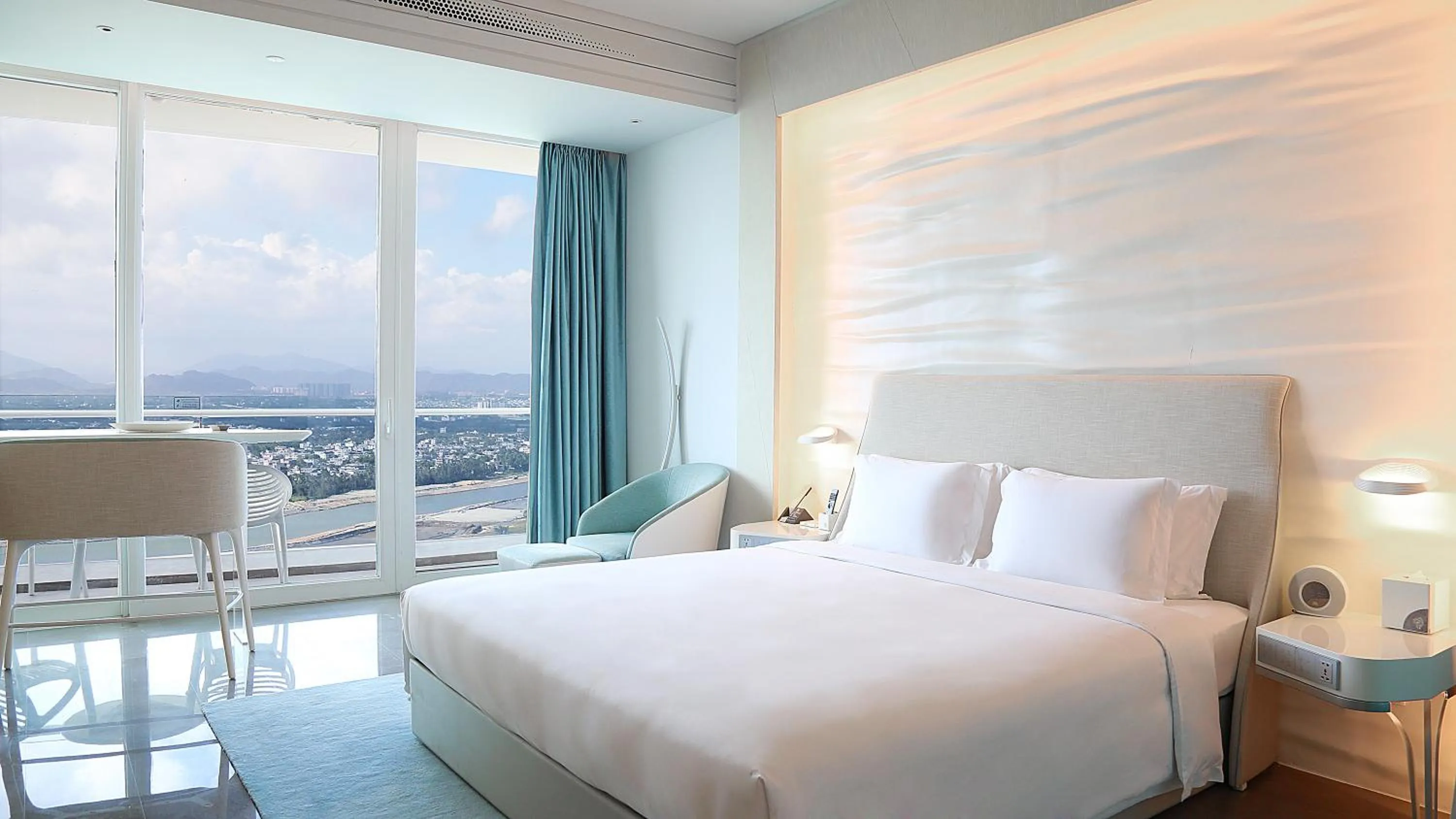 Photo of the whole room, Bed in The Mangrovetree Sanya Resort