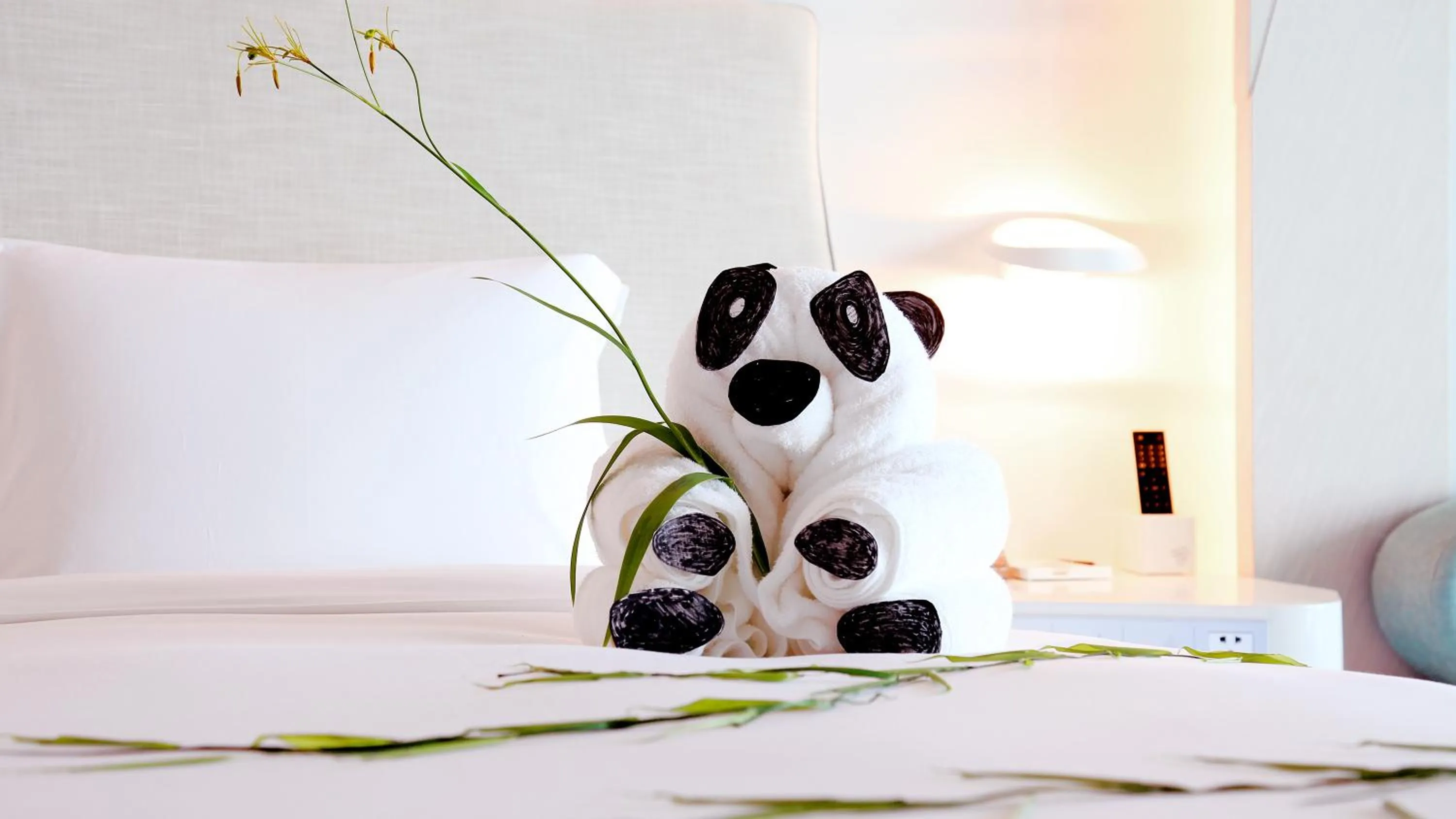 Bed in The Mangrovetree Sanya Resort