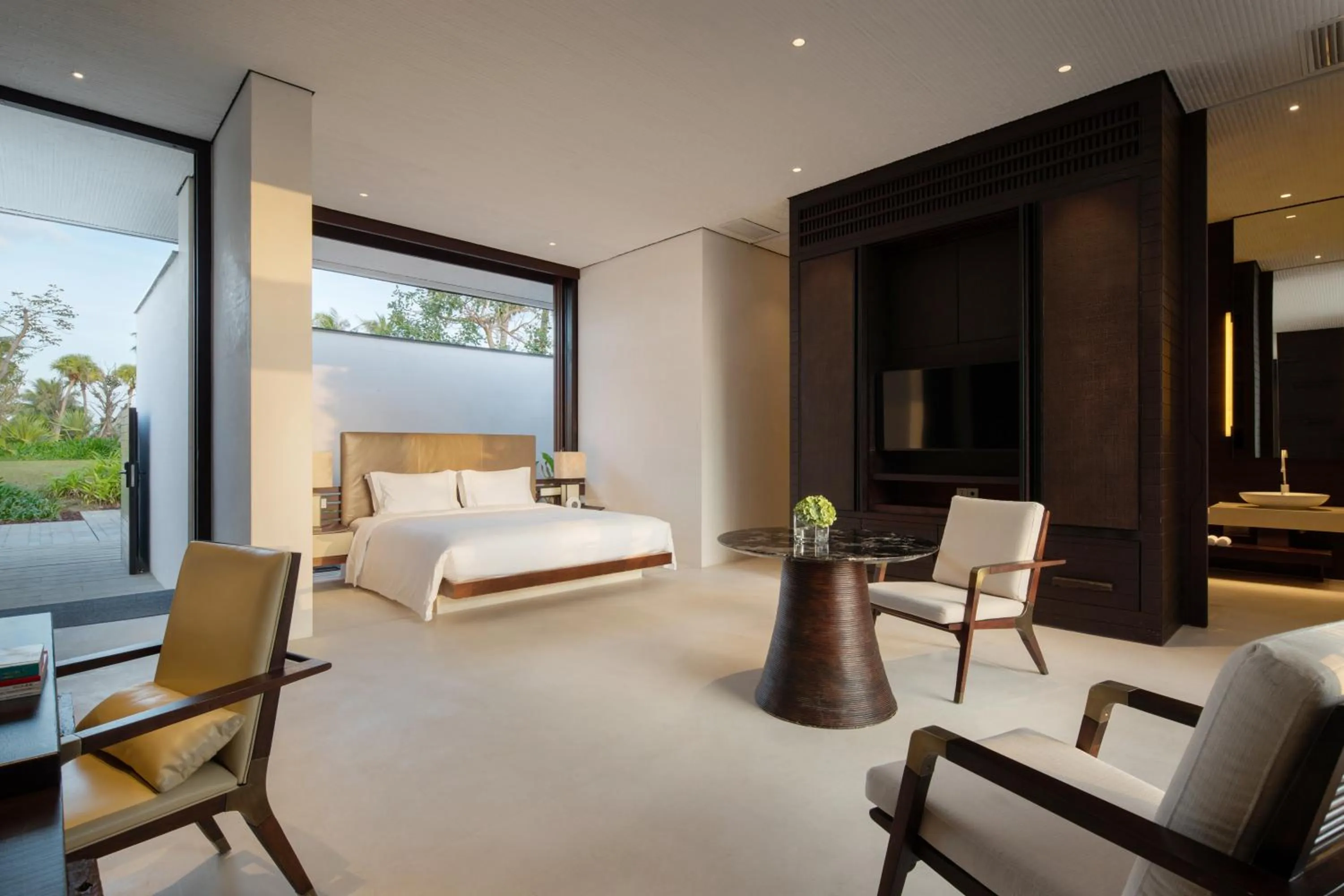 Seating area, Bed in The Mangrovetree Sanya Resort