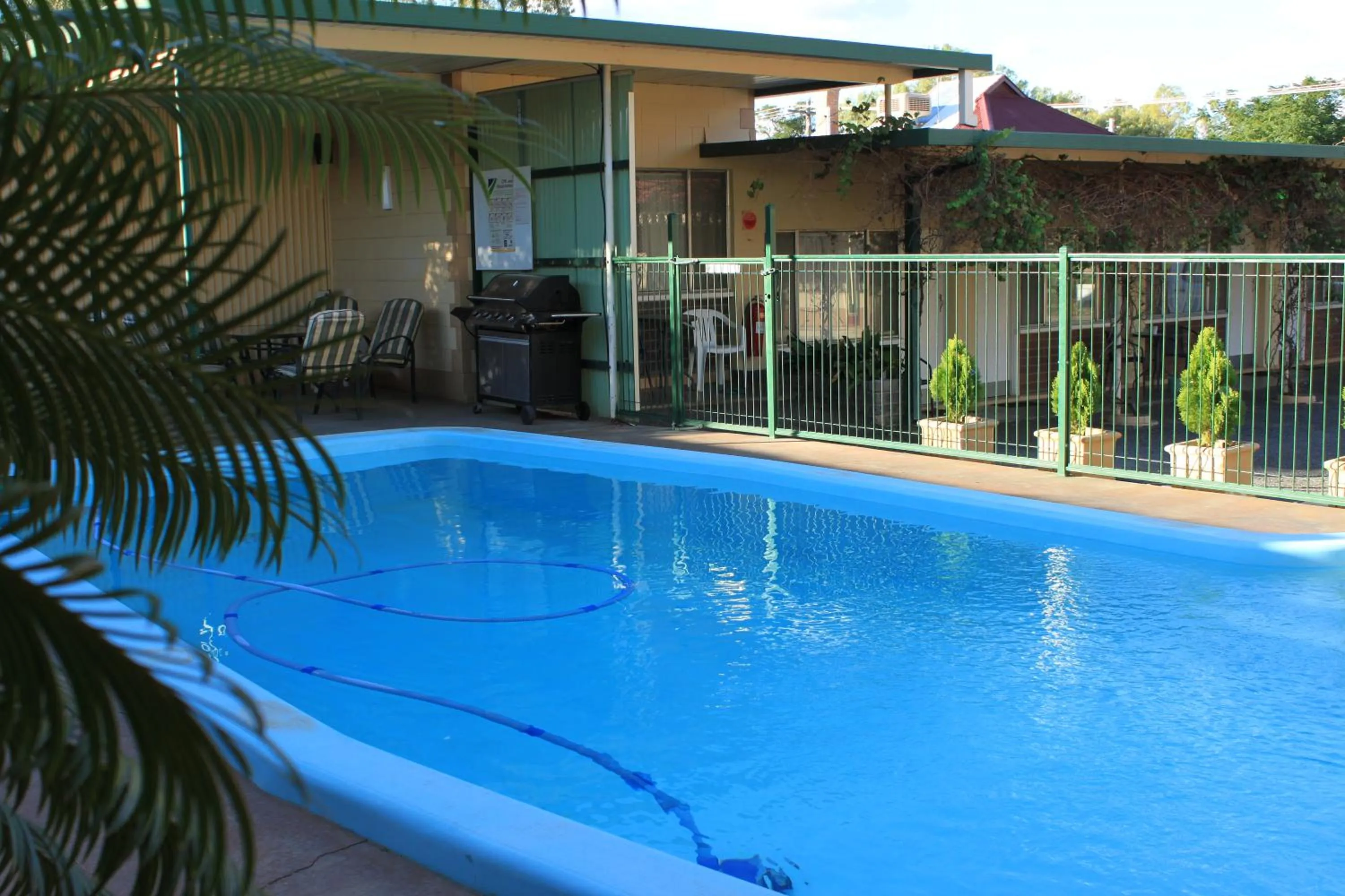 The Lodge Outback Motel