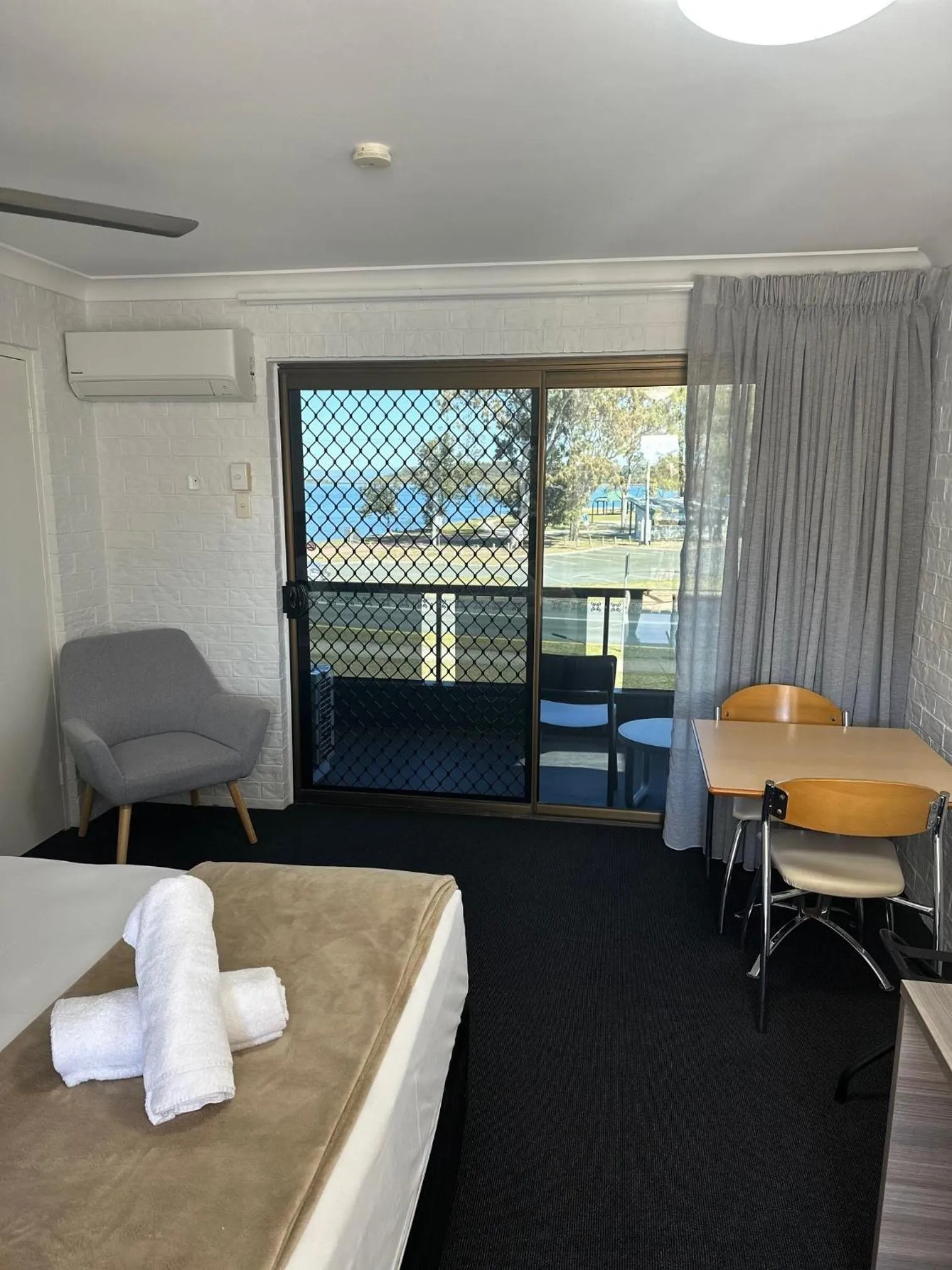 Seating area in Bribie Waterways Motel