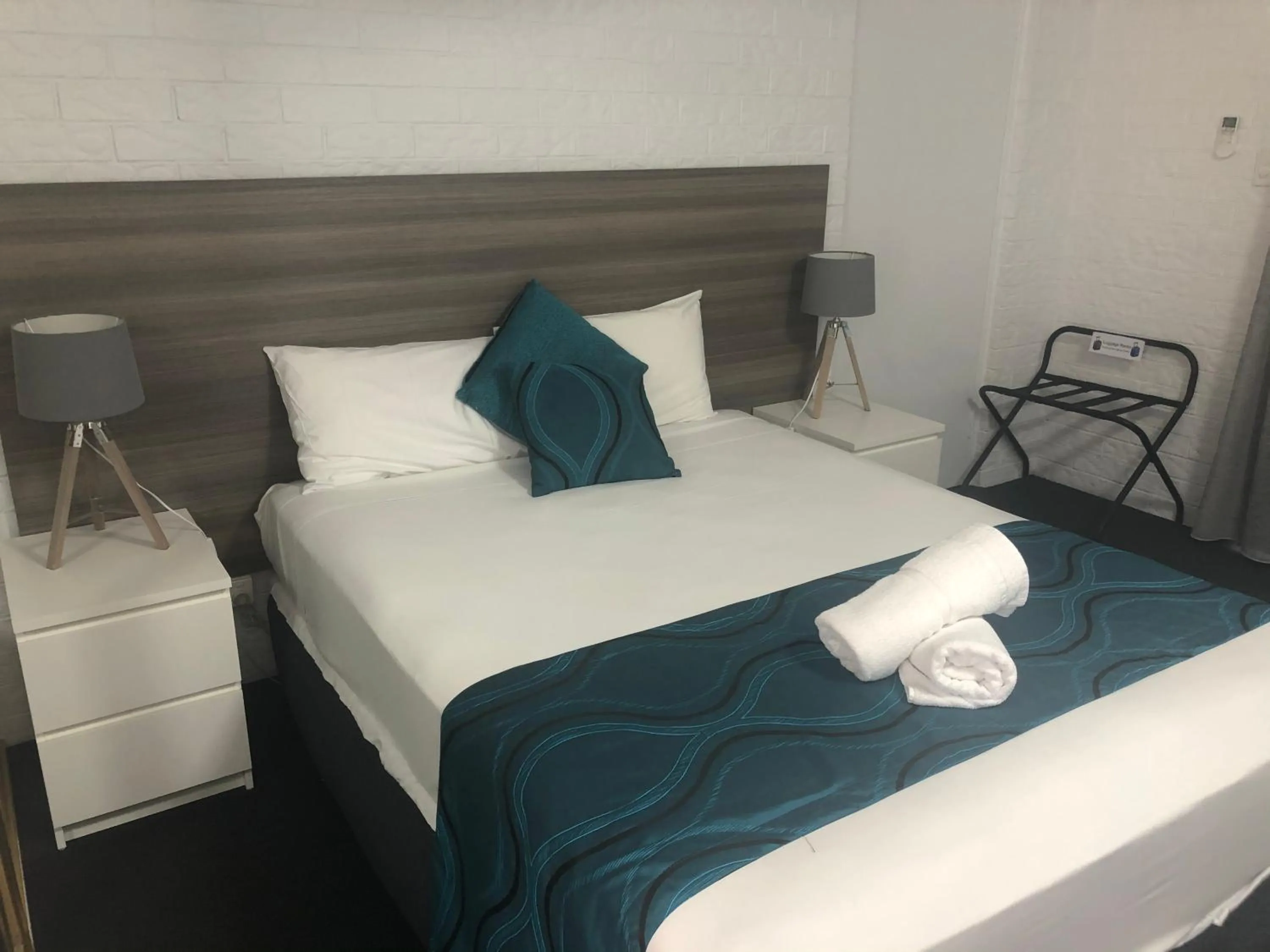 Bedroom, Bed in Bribie Waterways Motel