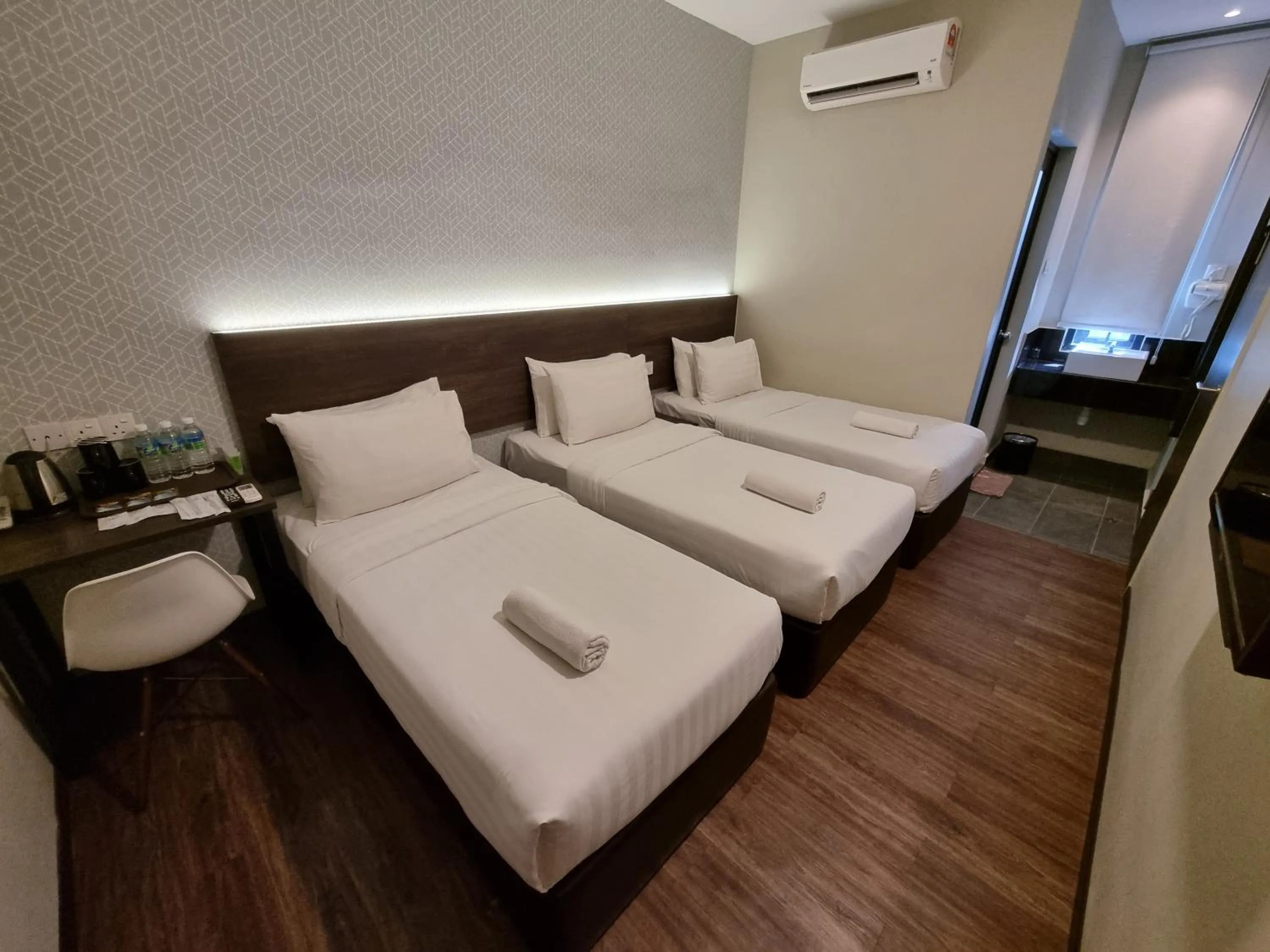 Bedroom, Bed in The Square Hotel