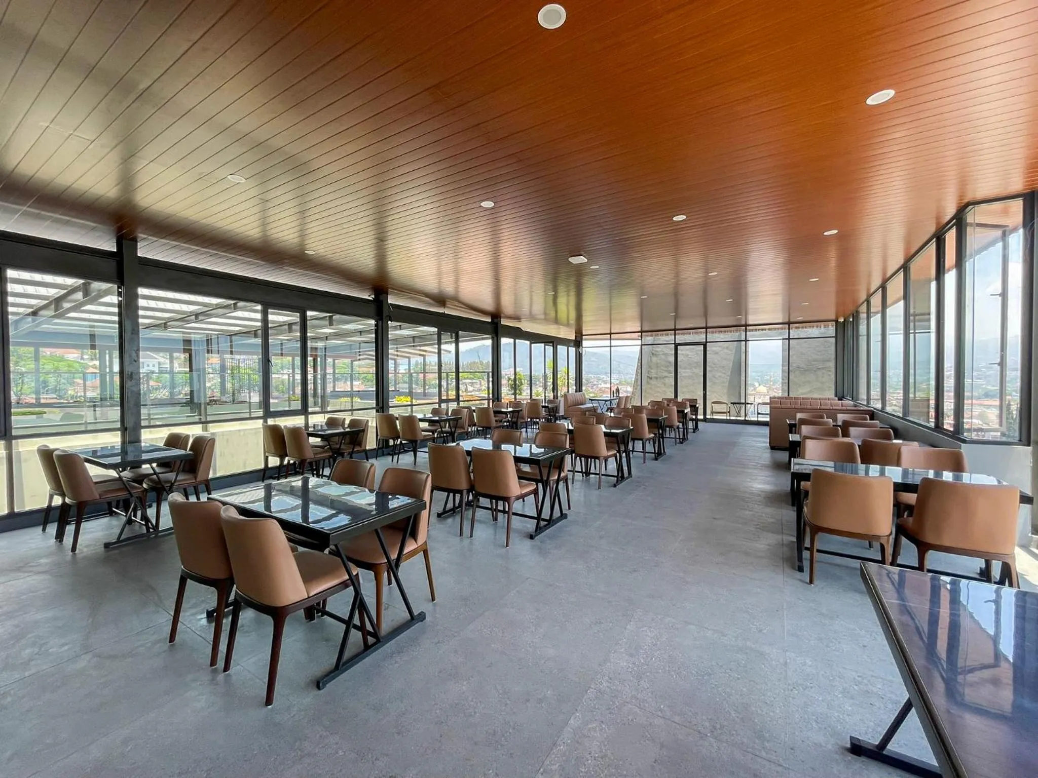 Restaurant/places to eat in Samara Resort