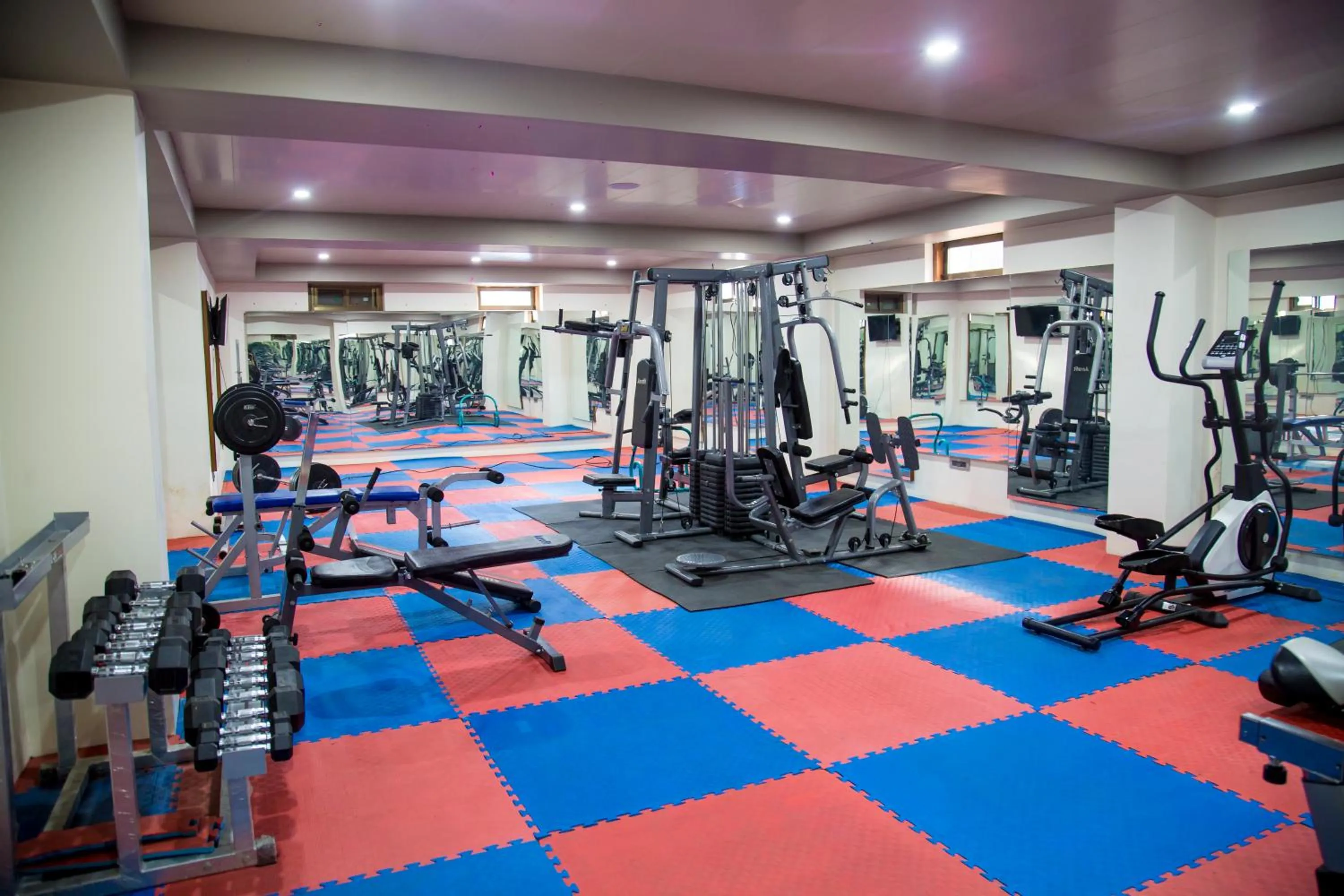 Fitness centre/facilities in Tara Phendeyling Hotel