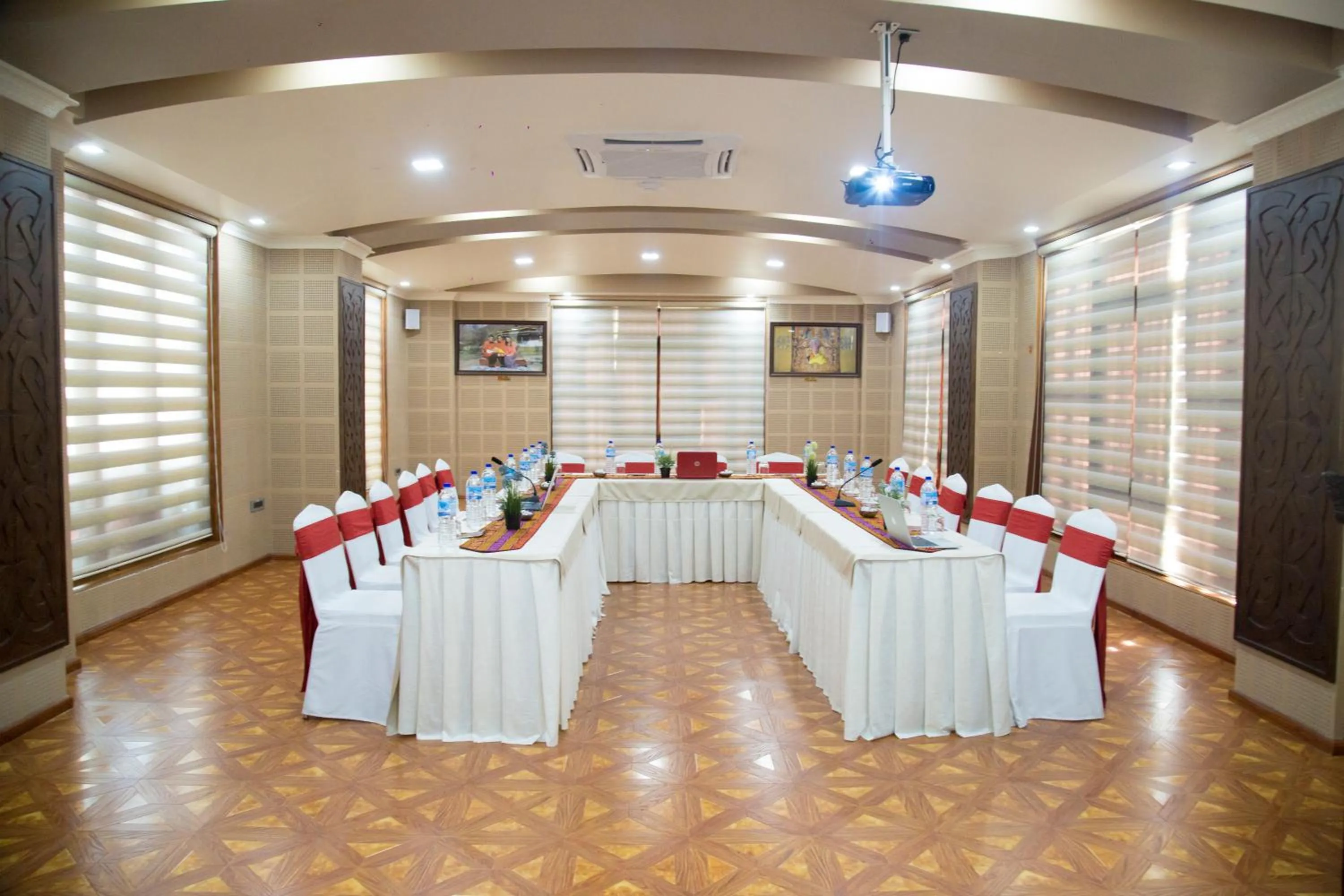 Meeting/conference room in Tara Phendeyling Hotel