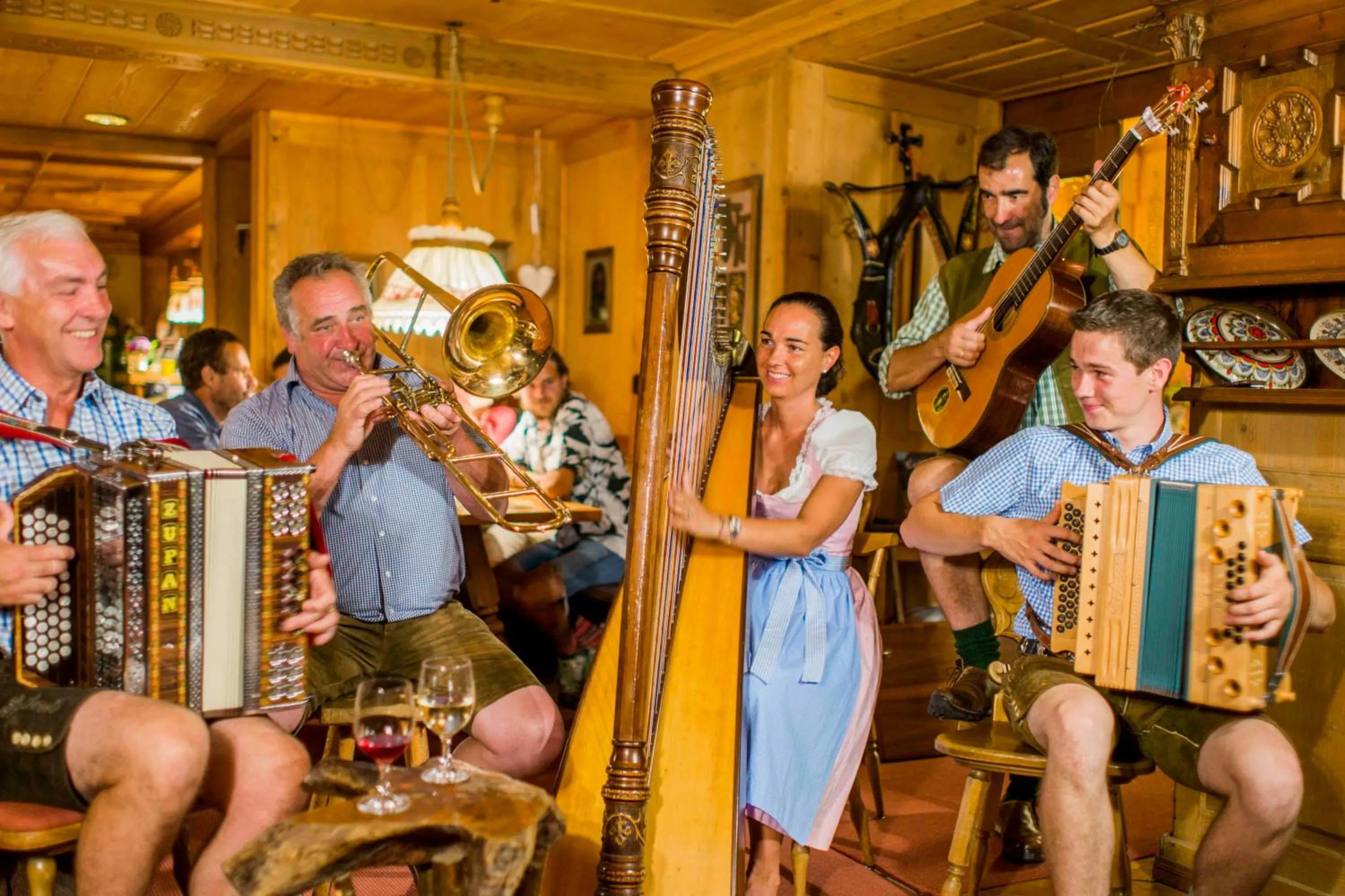 Evening entertainment in Gasthof Löwen by Hotel Montafoner Hof