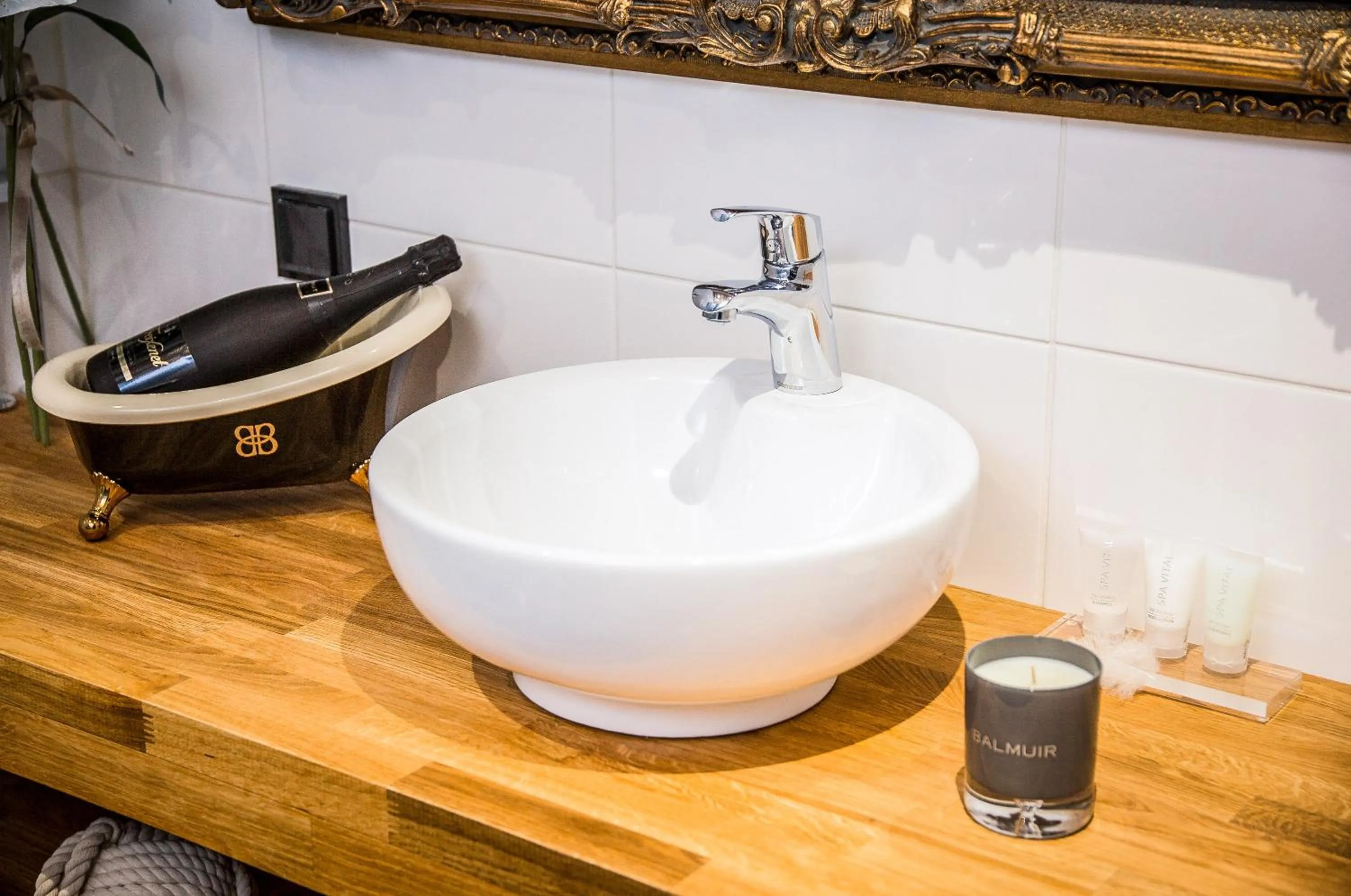 Toilet in Boutique Hotel Mustaparta