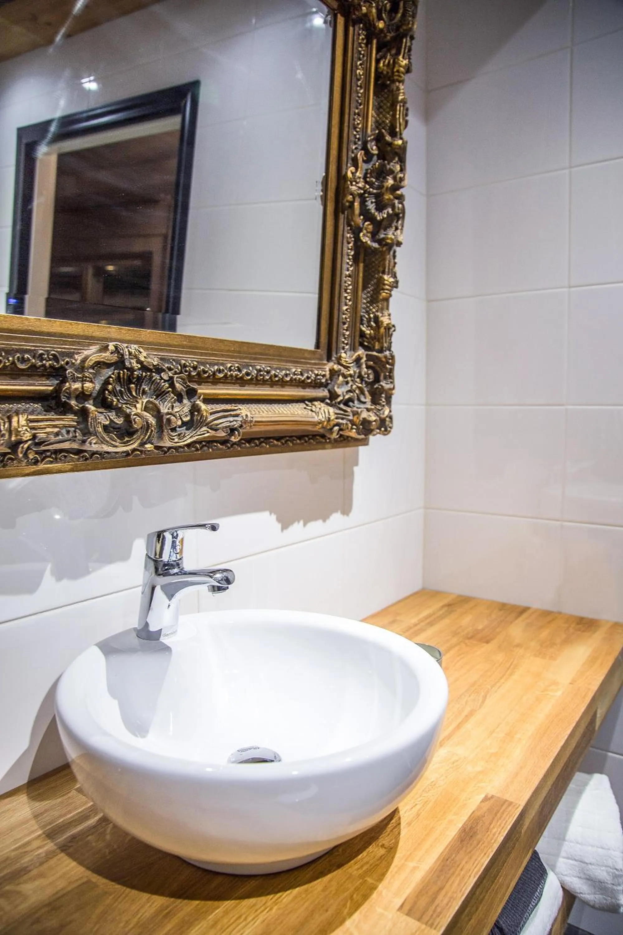 Toilet in Boutique Hotel Mustaparta