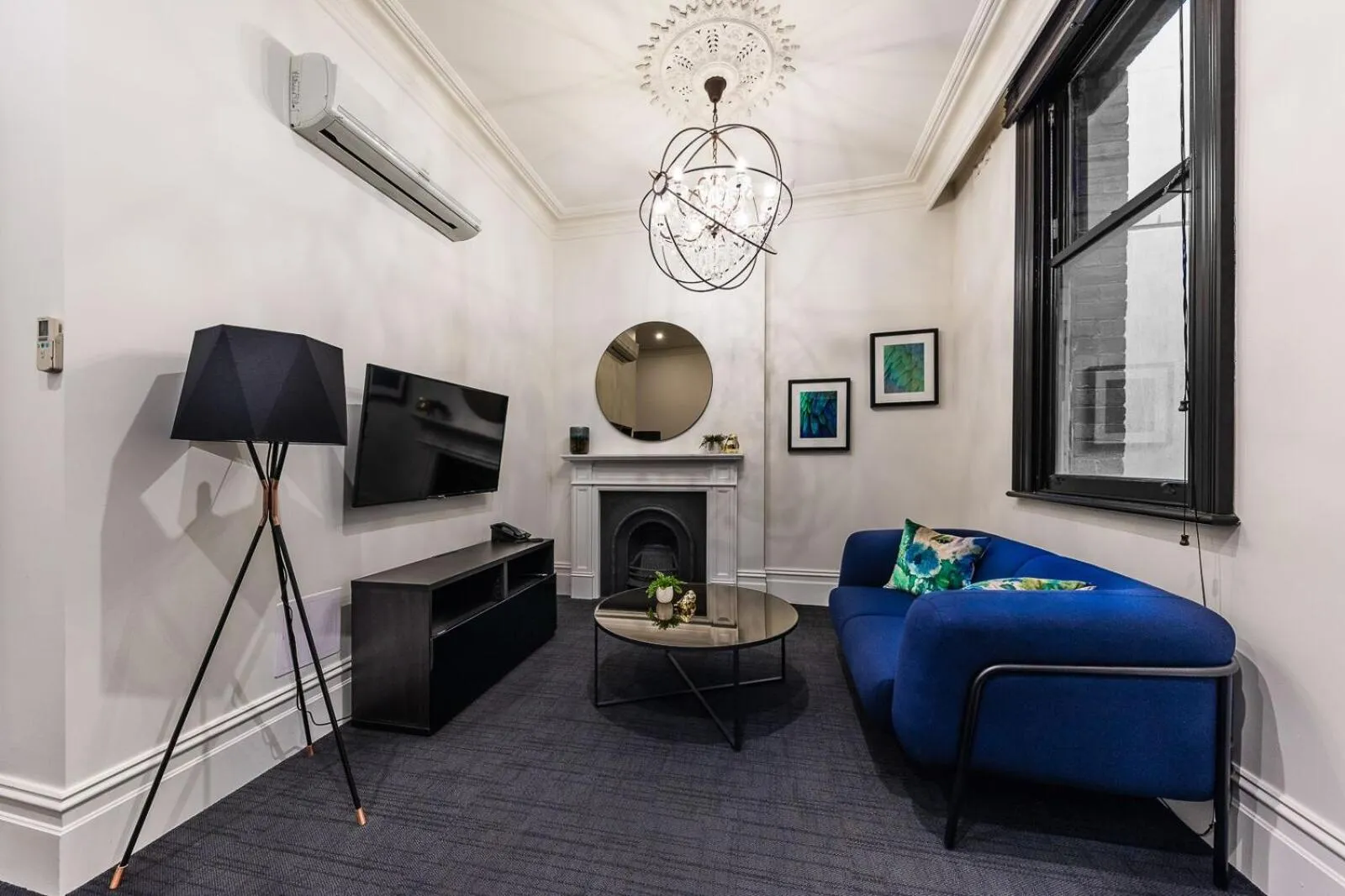 TV and multimedia in East Brunswick Hotel