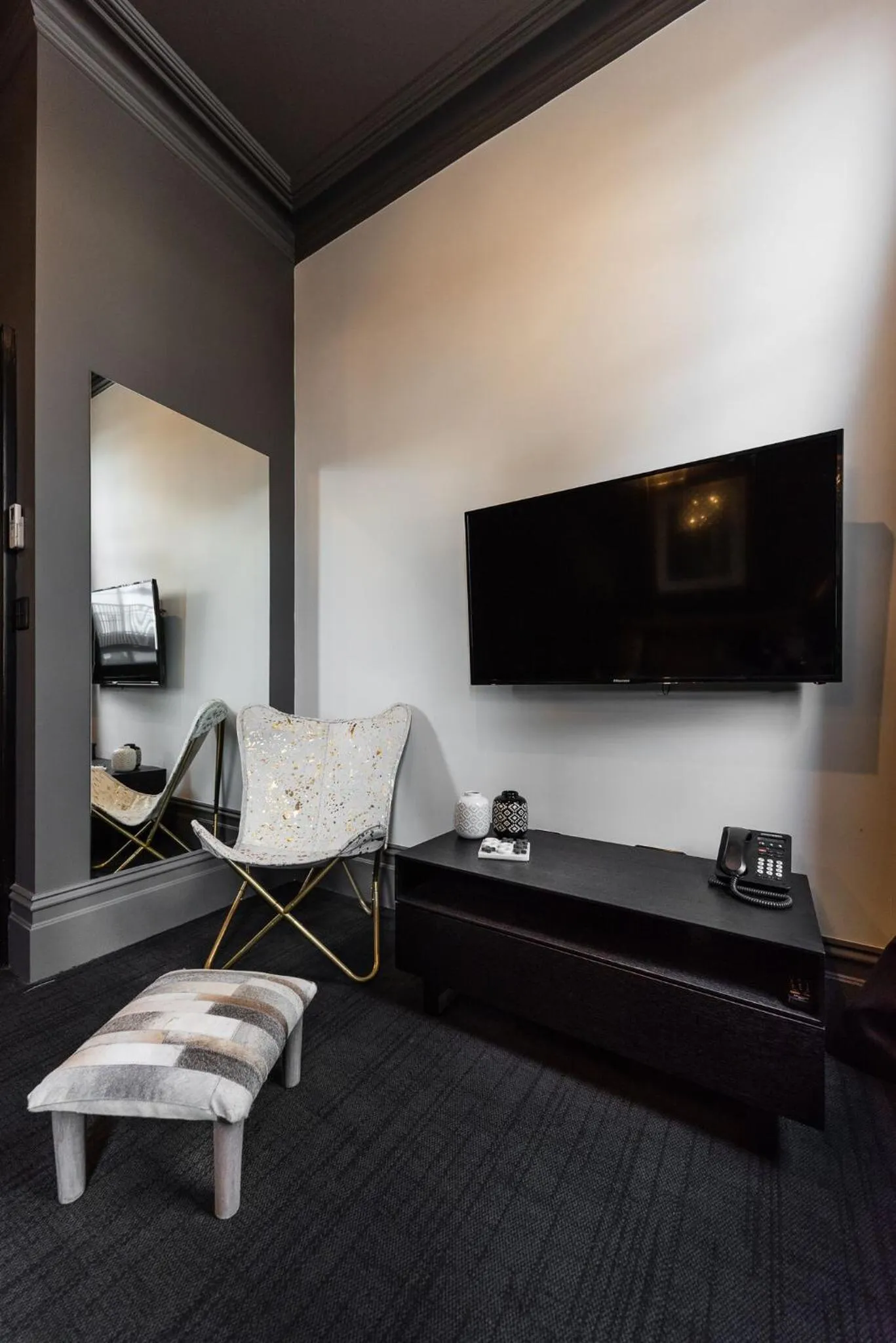 TV and multimedia in East Brunswick Hotel