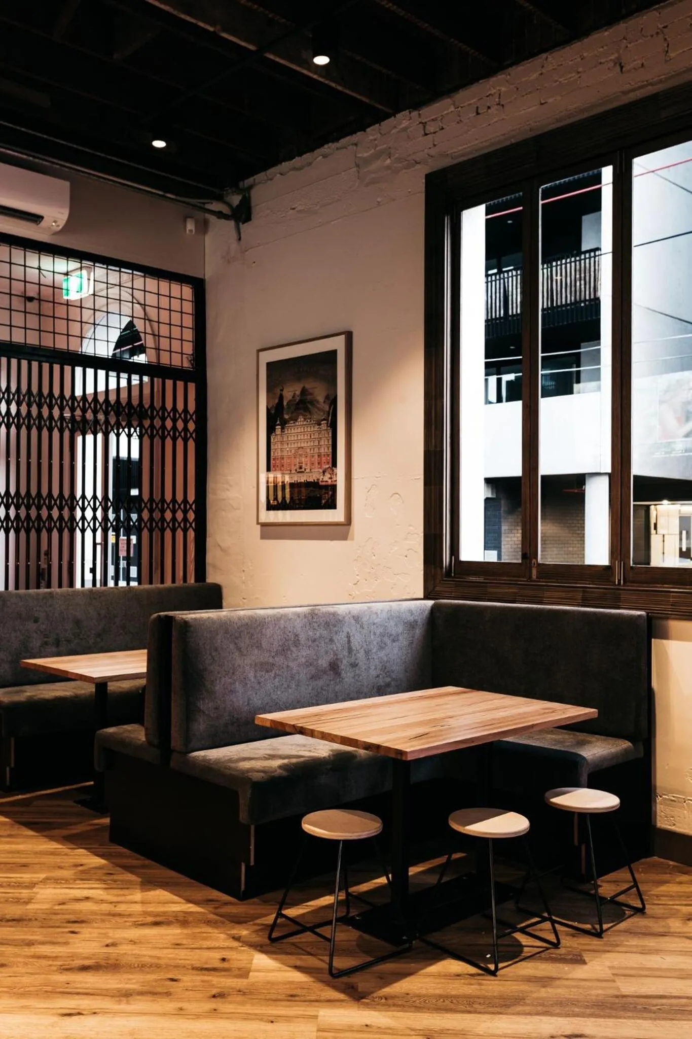 Restaurant/places to eat in East Brunswick Hotel