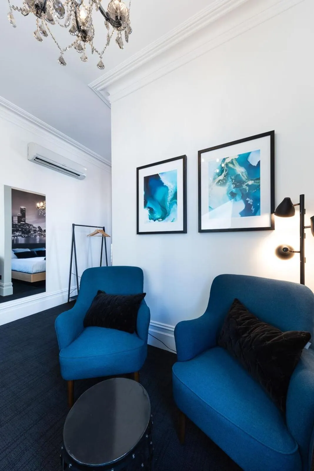 Living room in East Brunswick Hotel