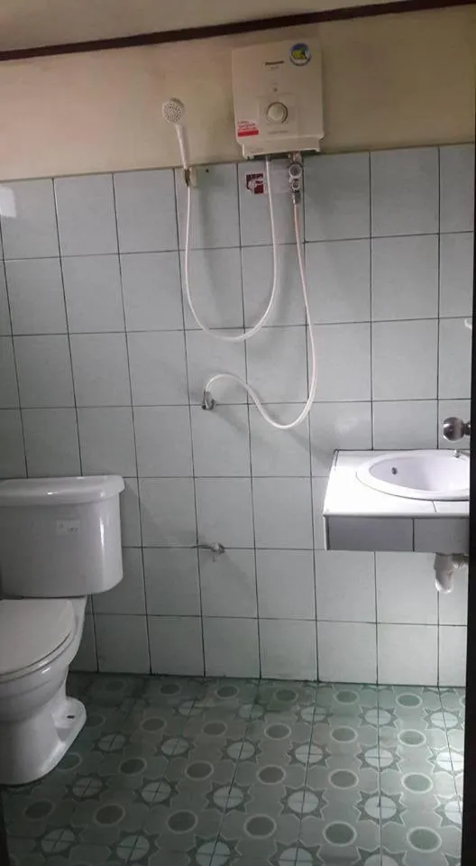 Bathroom in Lanta Arrow House