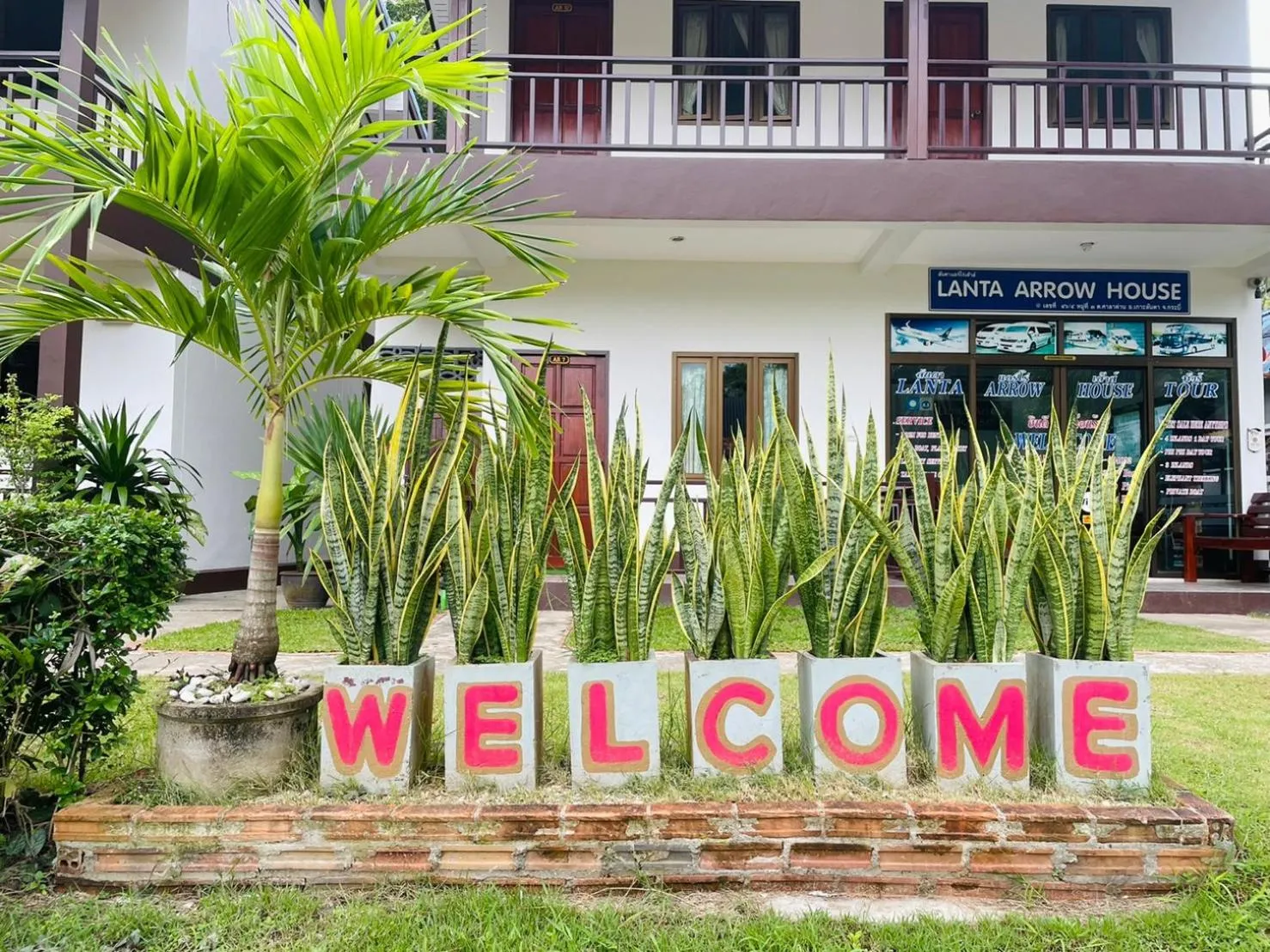 Lanta Arrow House