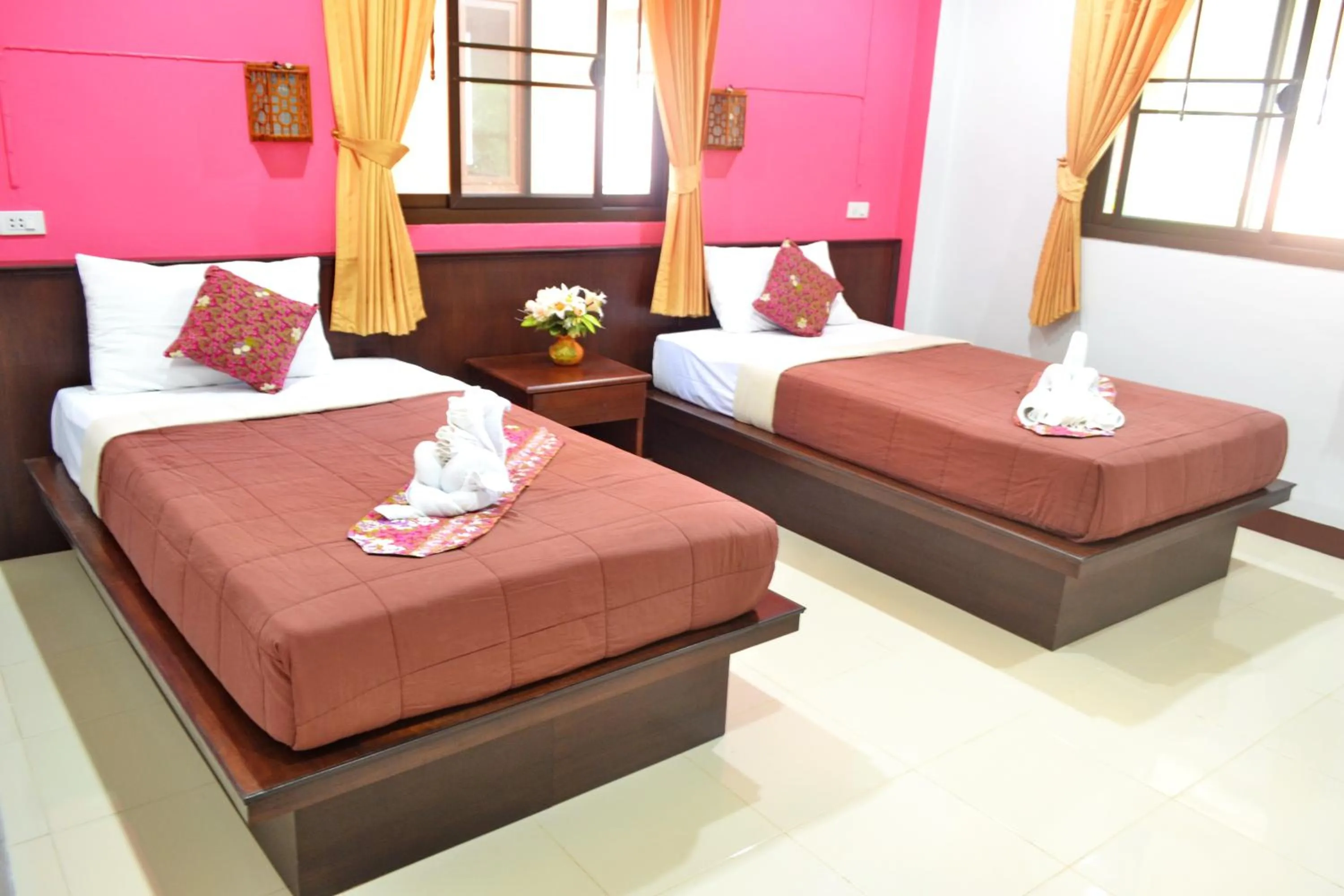 Bedroom, Bed in Lanta Arrow House