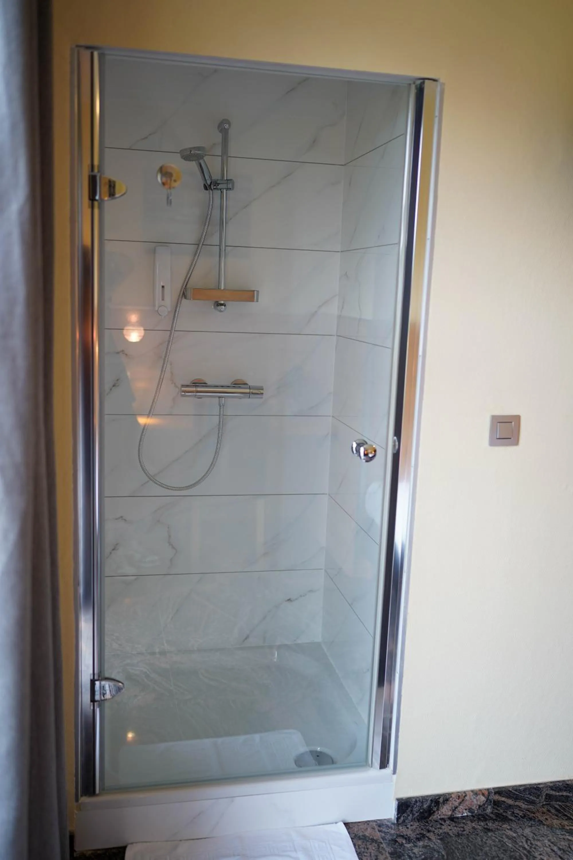 Bathroom in Hotel Prins van Oranje