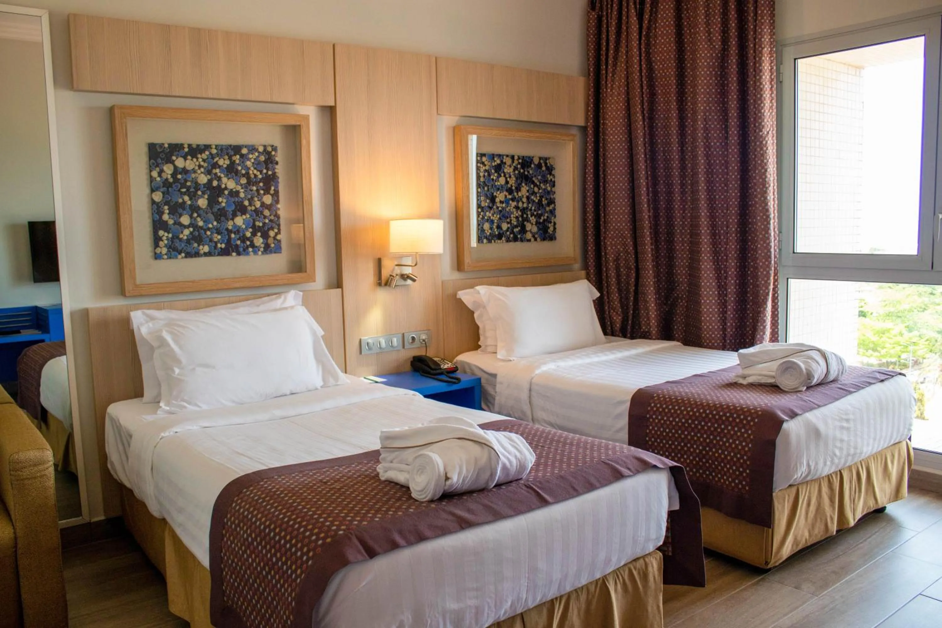 Coffee/tea facilities in Golden Tulip Le Diplomate