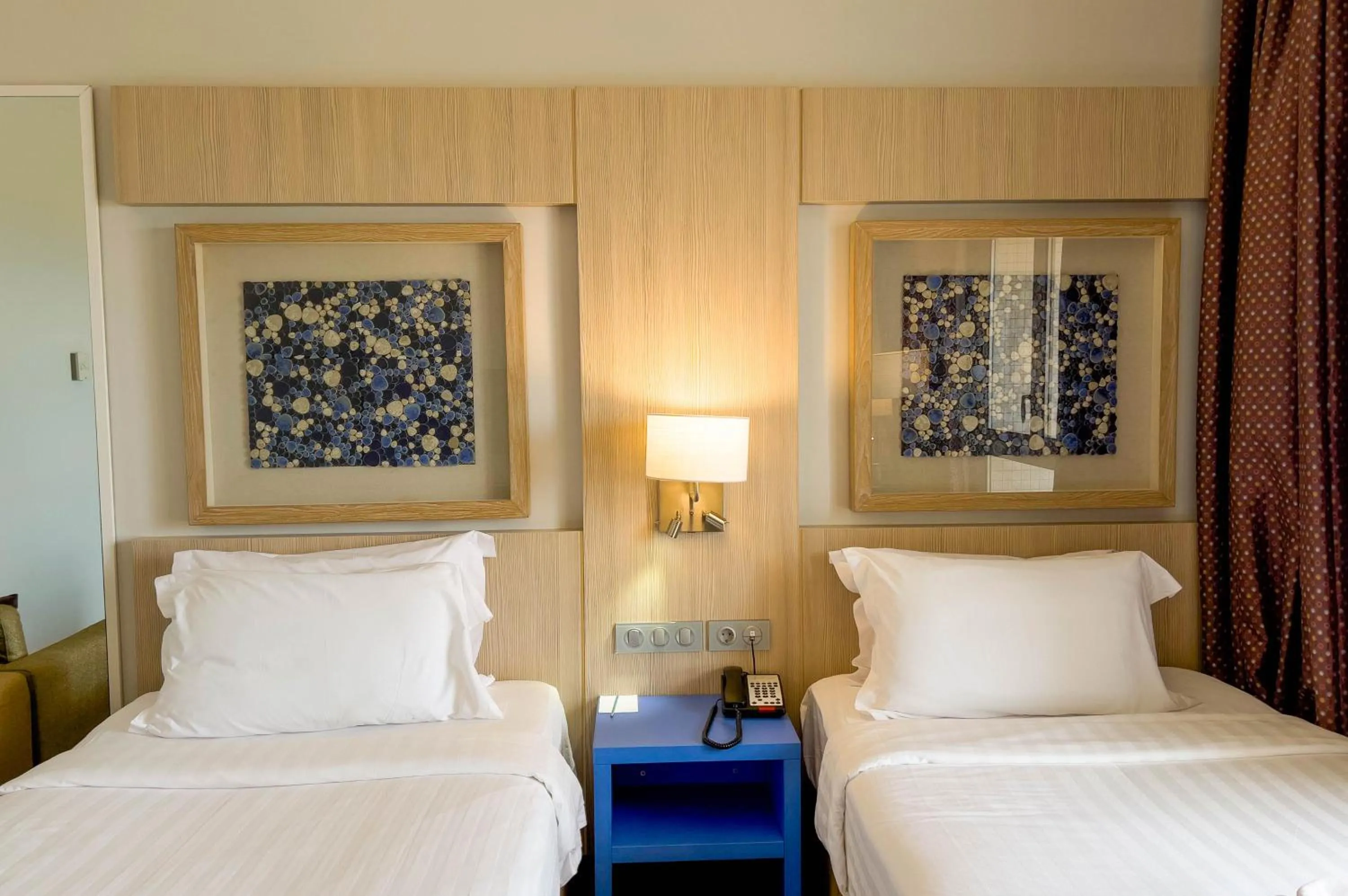 Coffee/tea facilities in Golden Tulip Le Diplomate