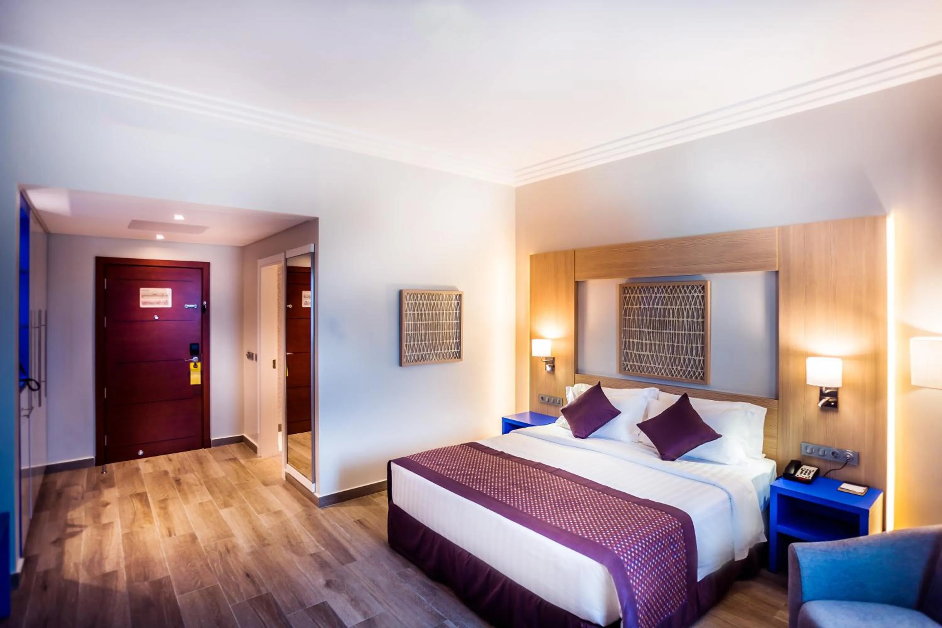 Shower in Golden Tulip Le Diplomate